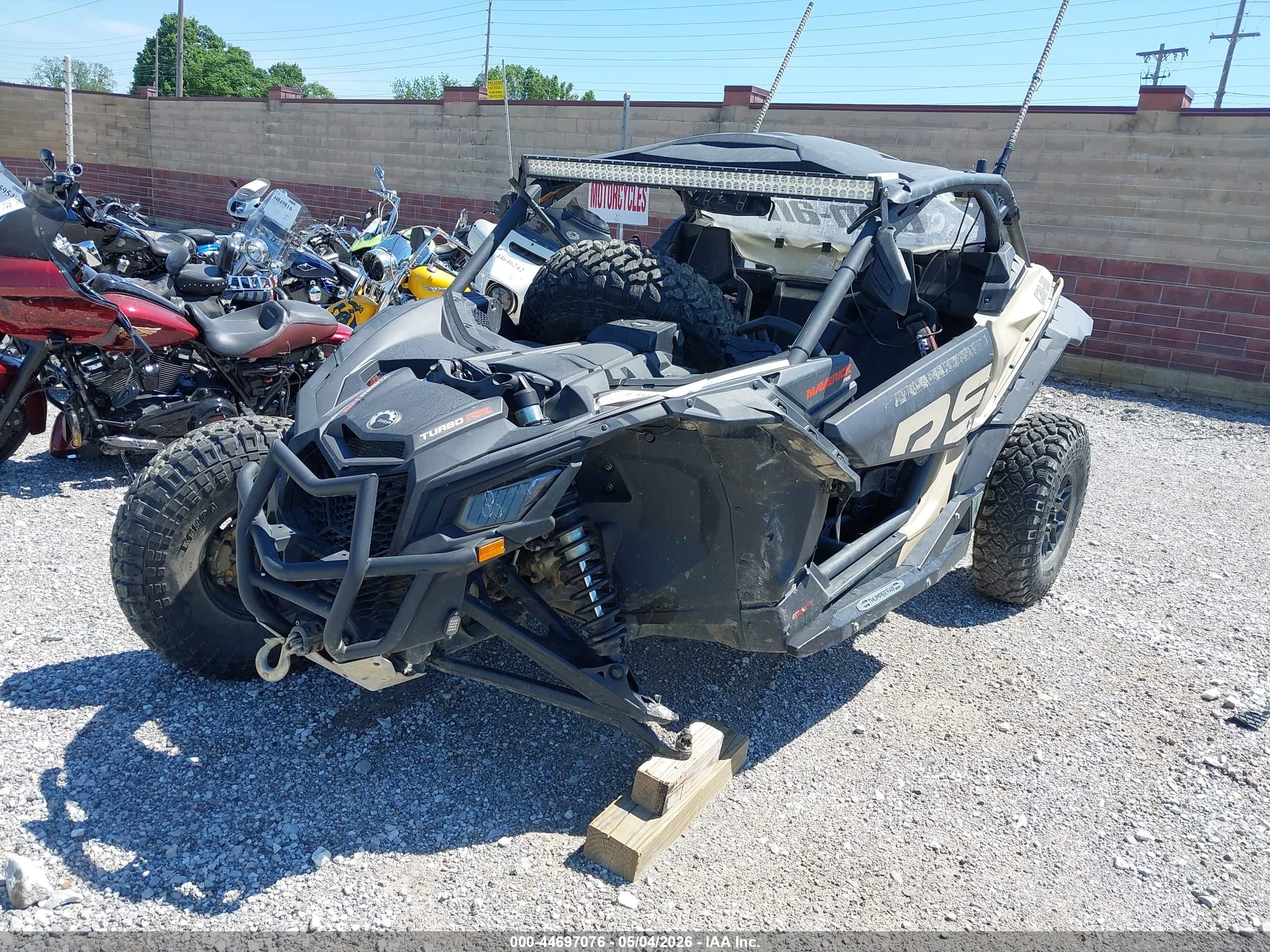 CAN-AM MAVERICK image 2