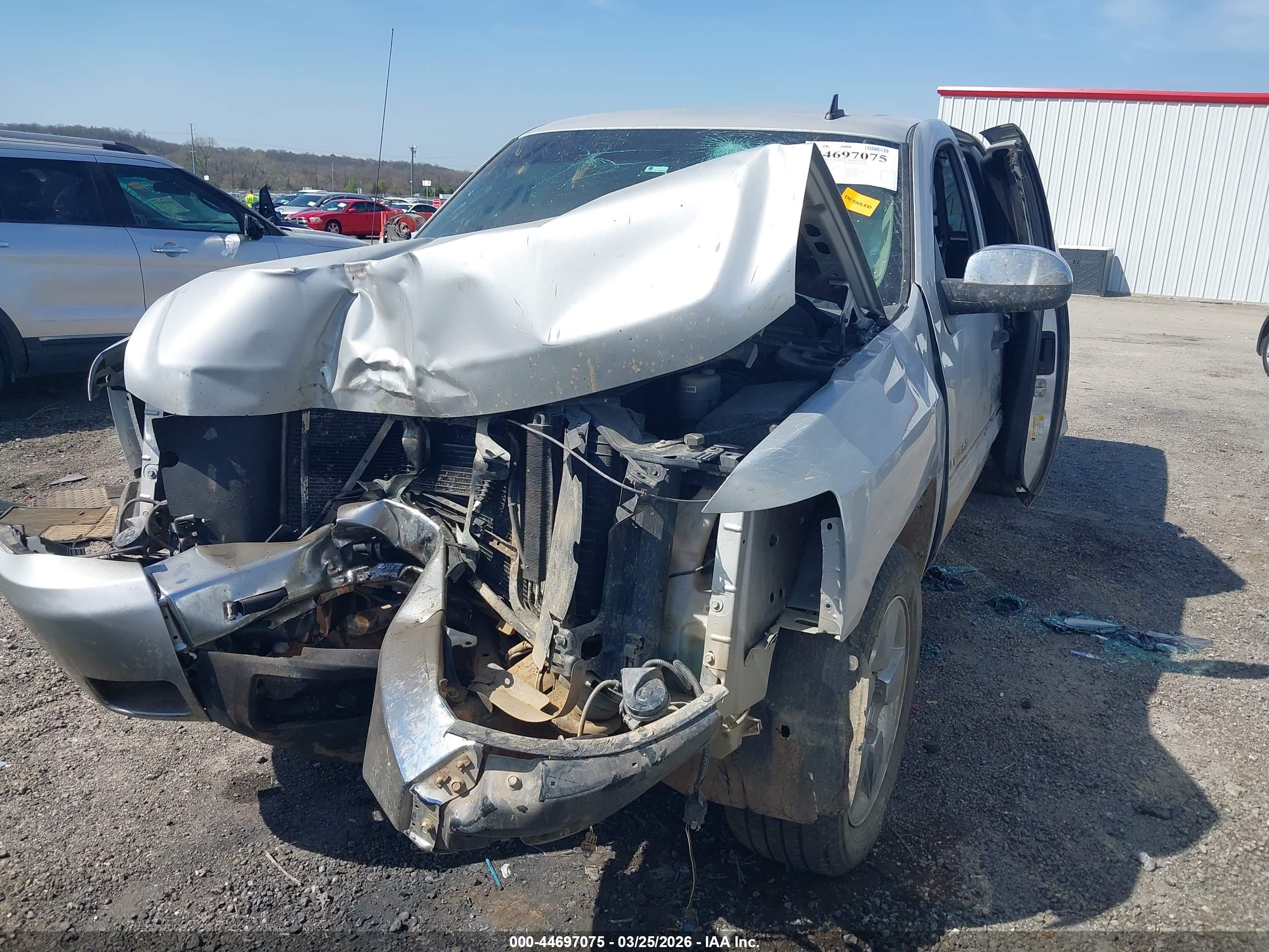 CHEVROLET SILVERADO image 2
