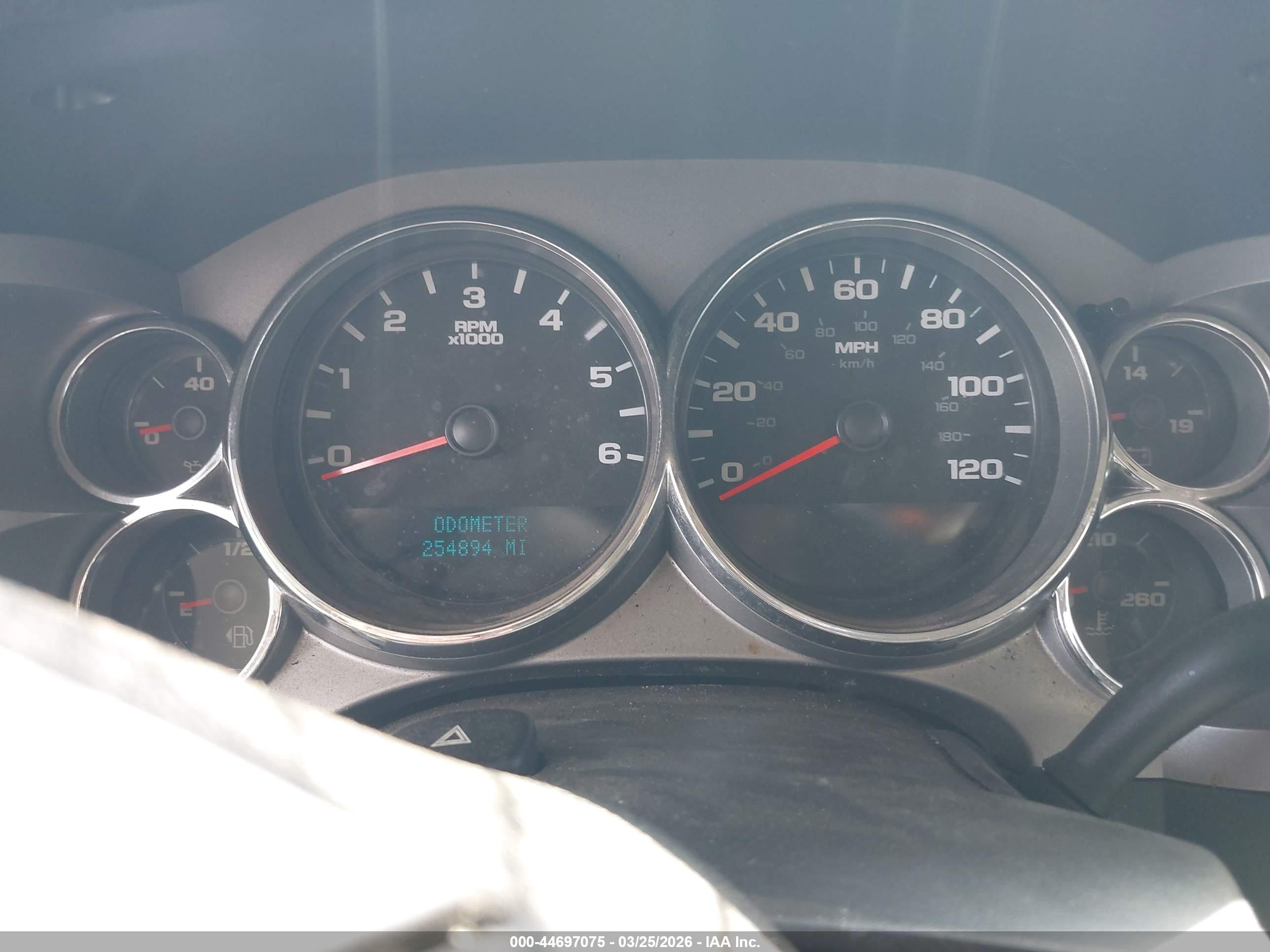 CHEVROLET SILVERADO image 7