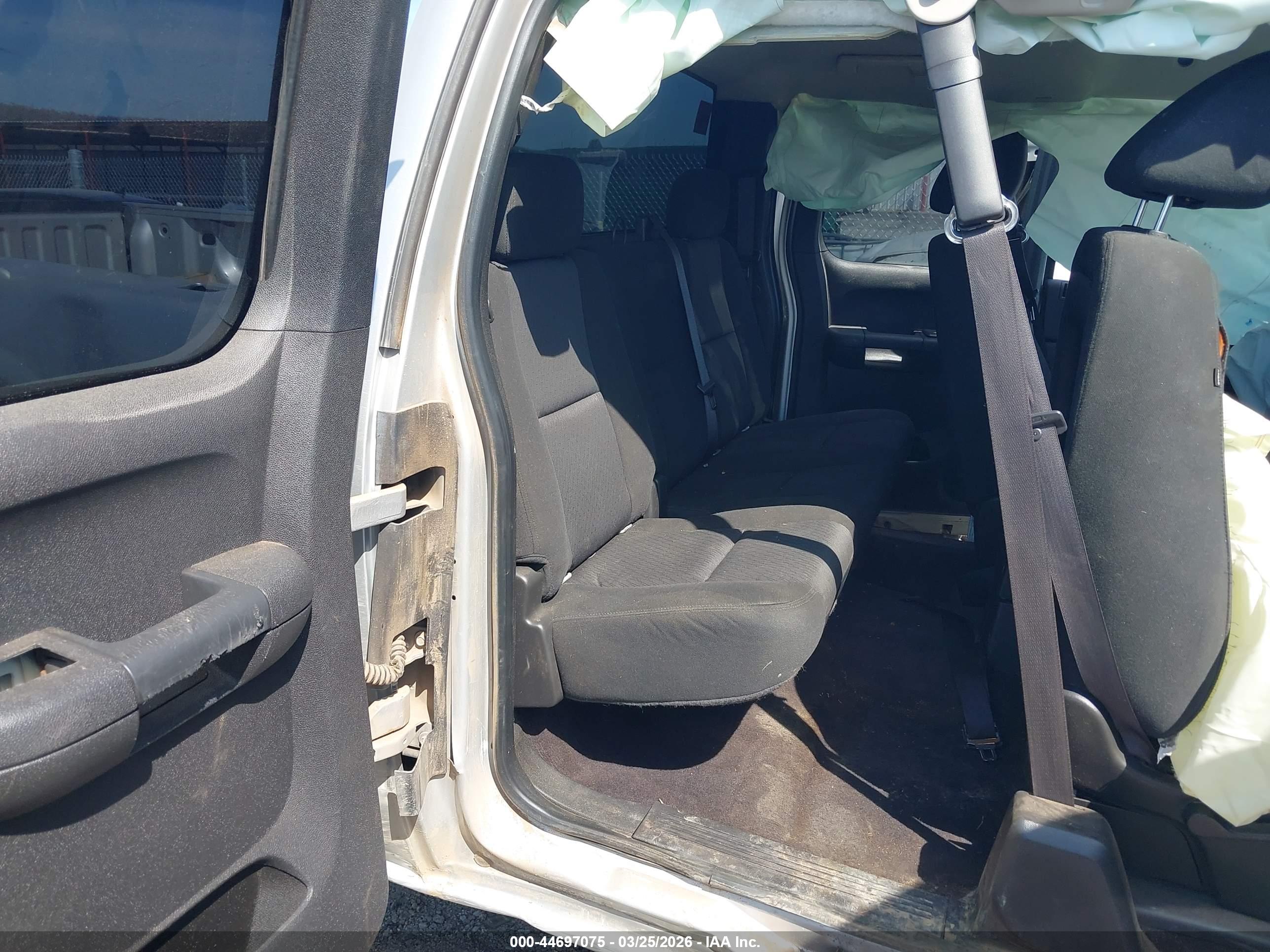 CHEVROLET SILVERADO image 8