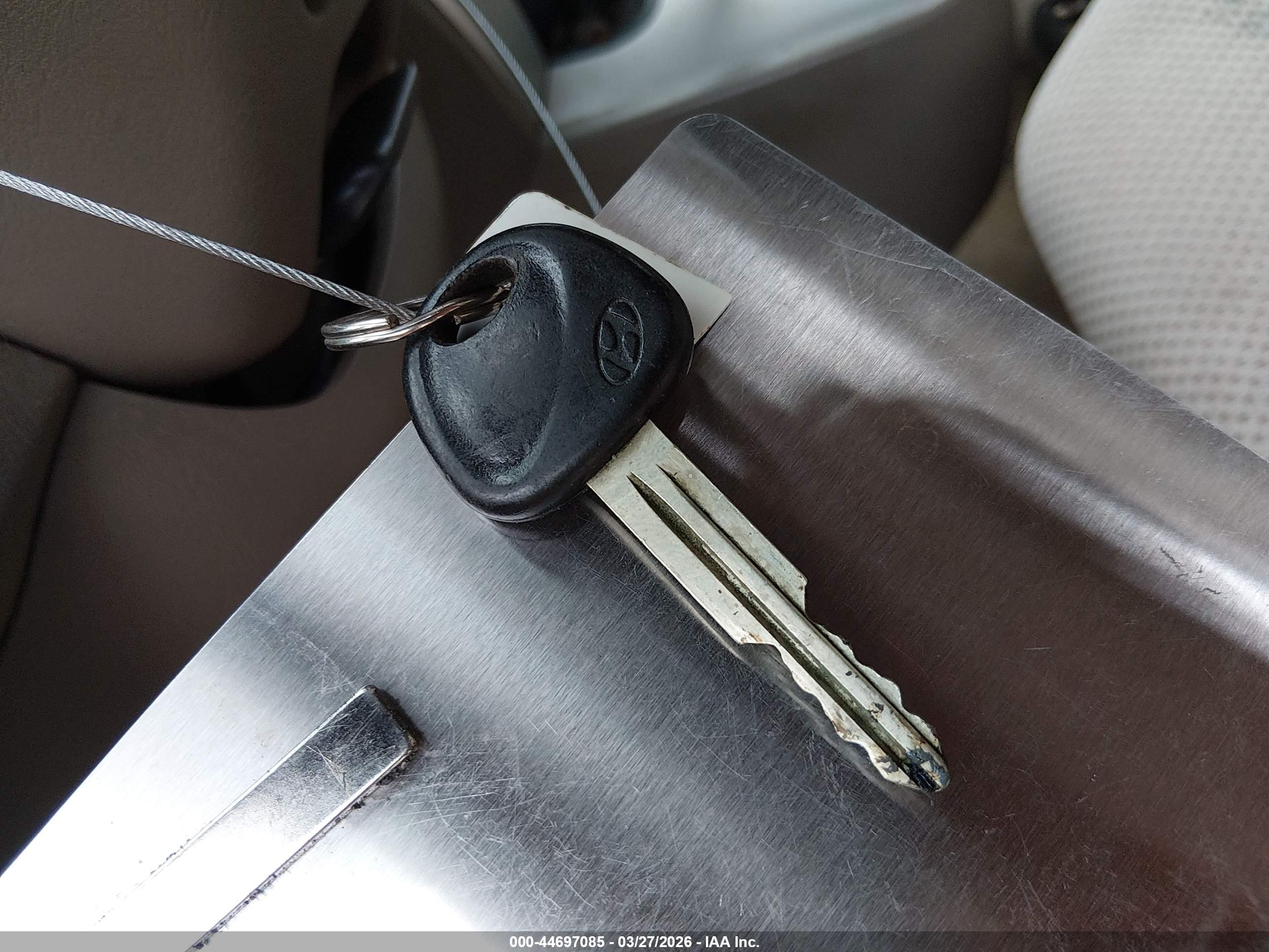 HYUNDAI TUCSON image 11