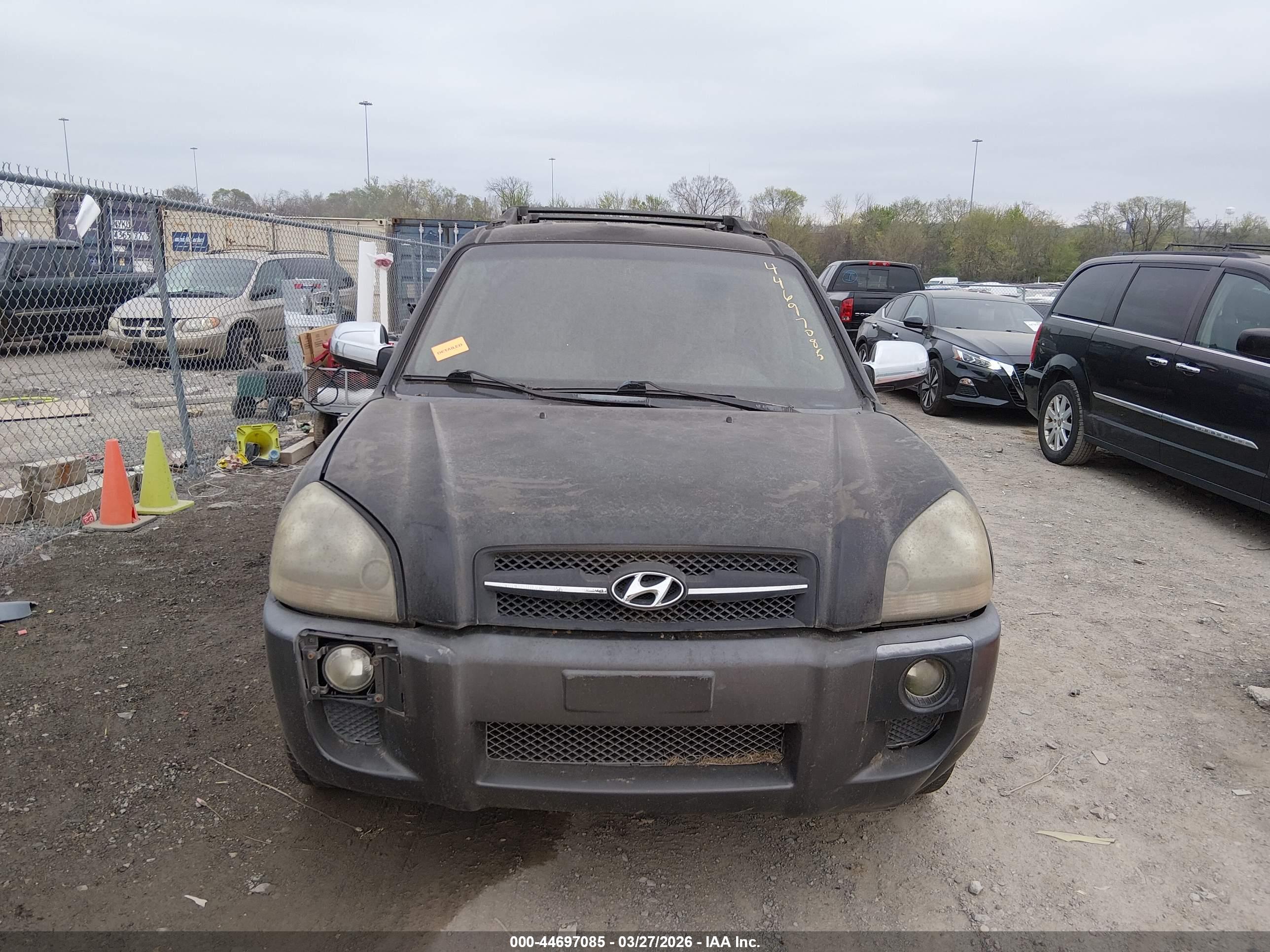 HYUNDAI TUCSON image 6