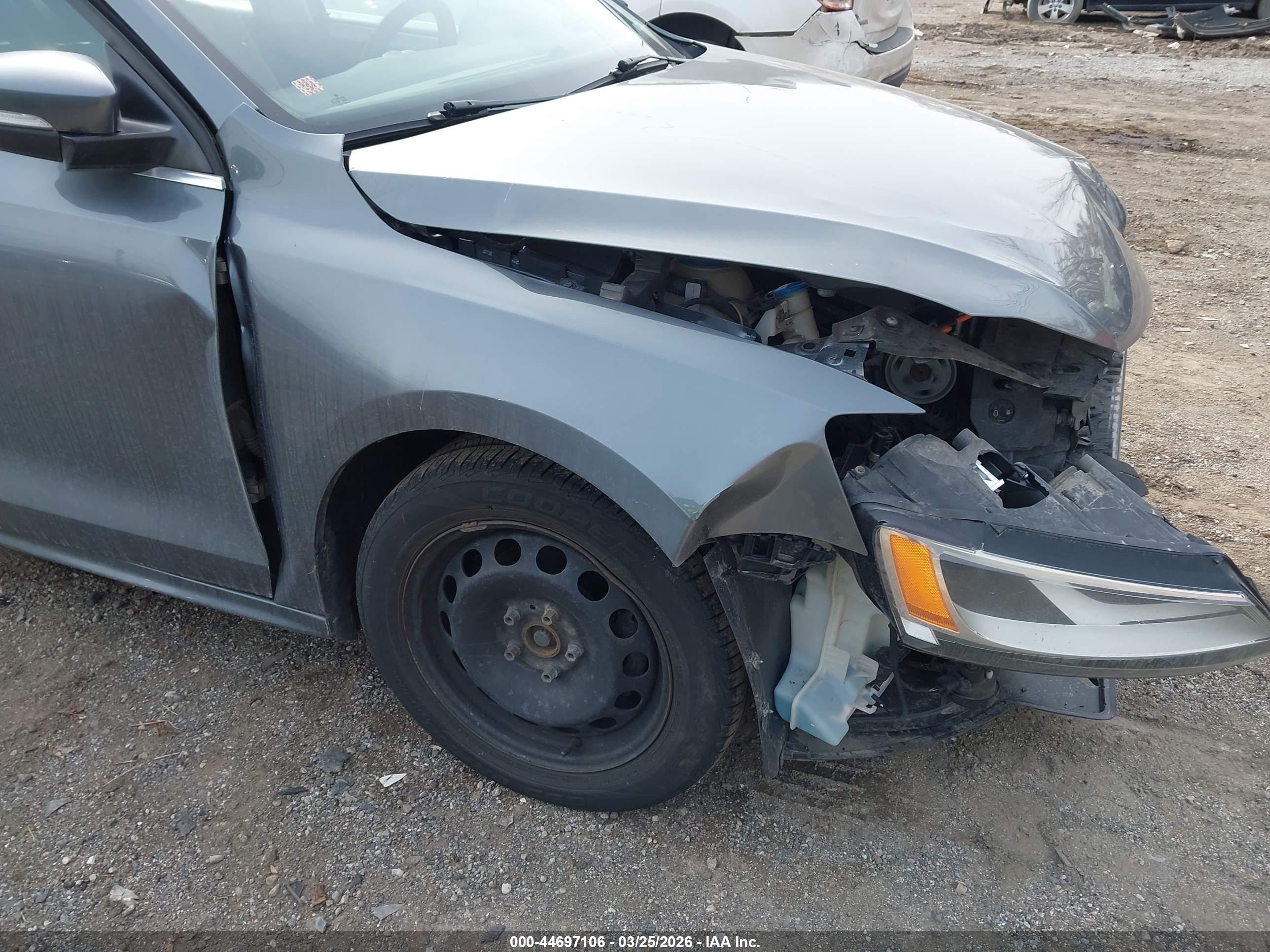 VOLKSWAGEN JETTA image 6