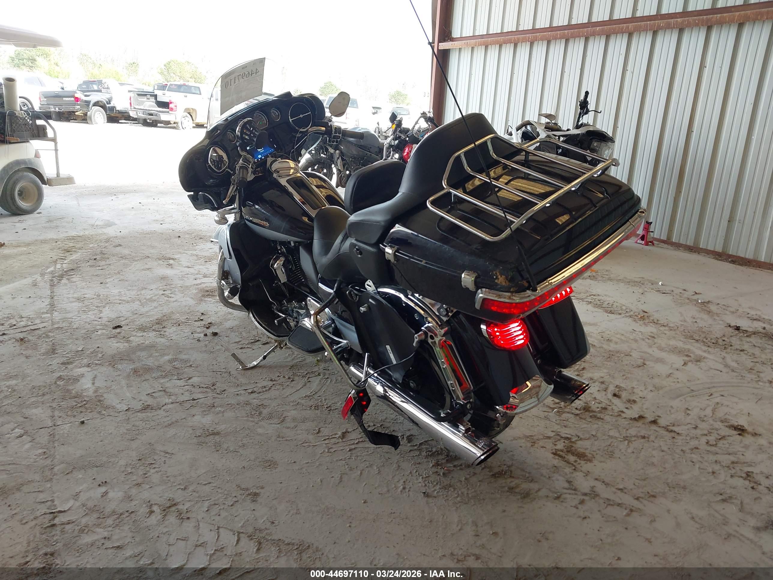 HARLEY-DAVIDSON FLHTK image 3