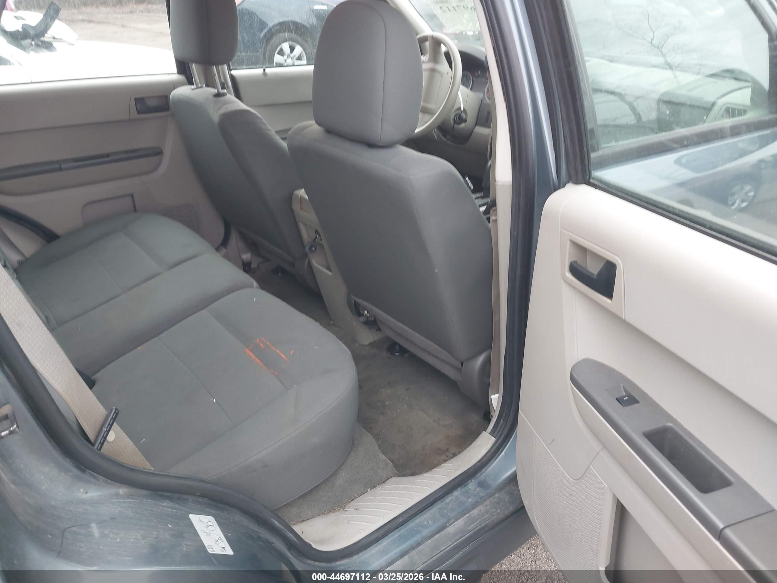 FORD ESCAPE image 8