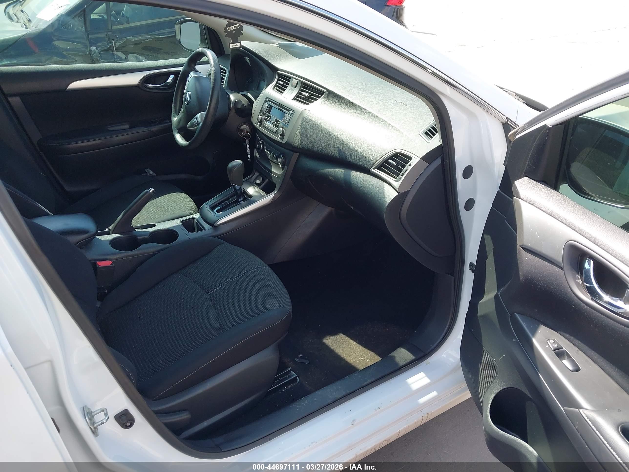 NISSAN SENTRA image 5