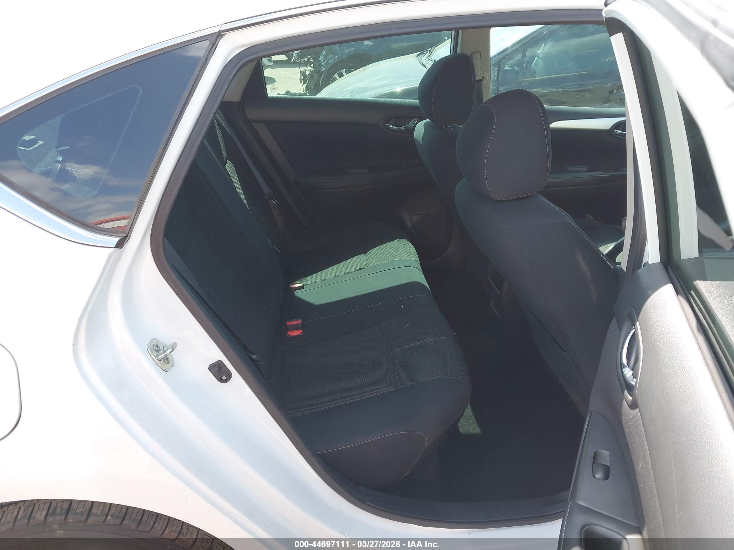 NISSAN SENTRA image 8