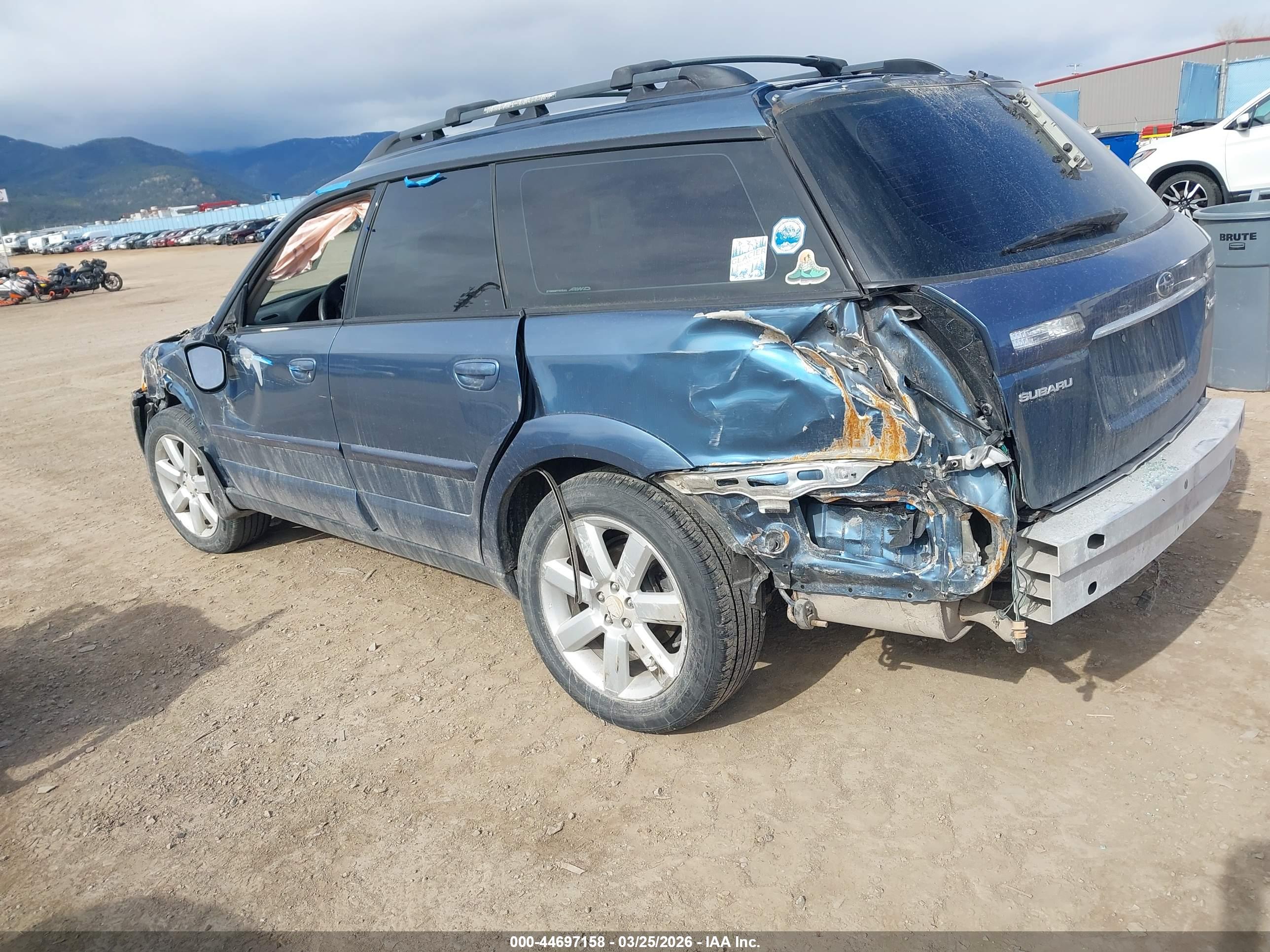 SUBARU OUTBACK image 3