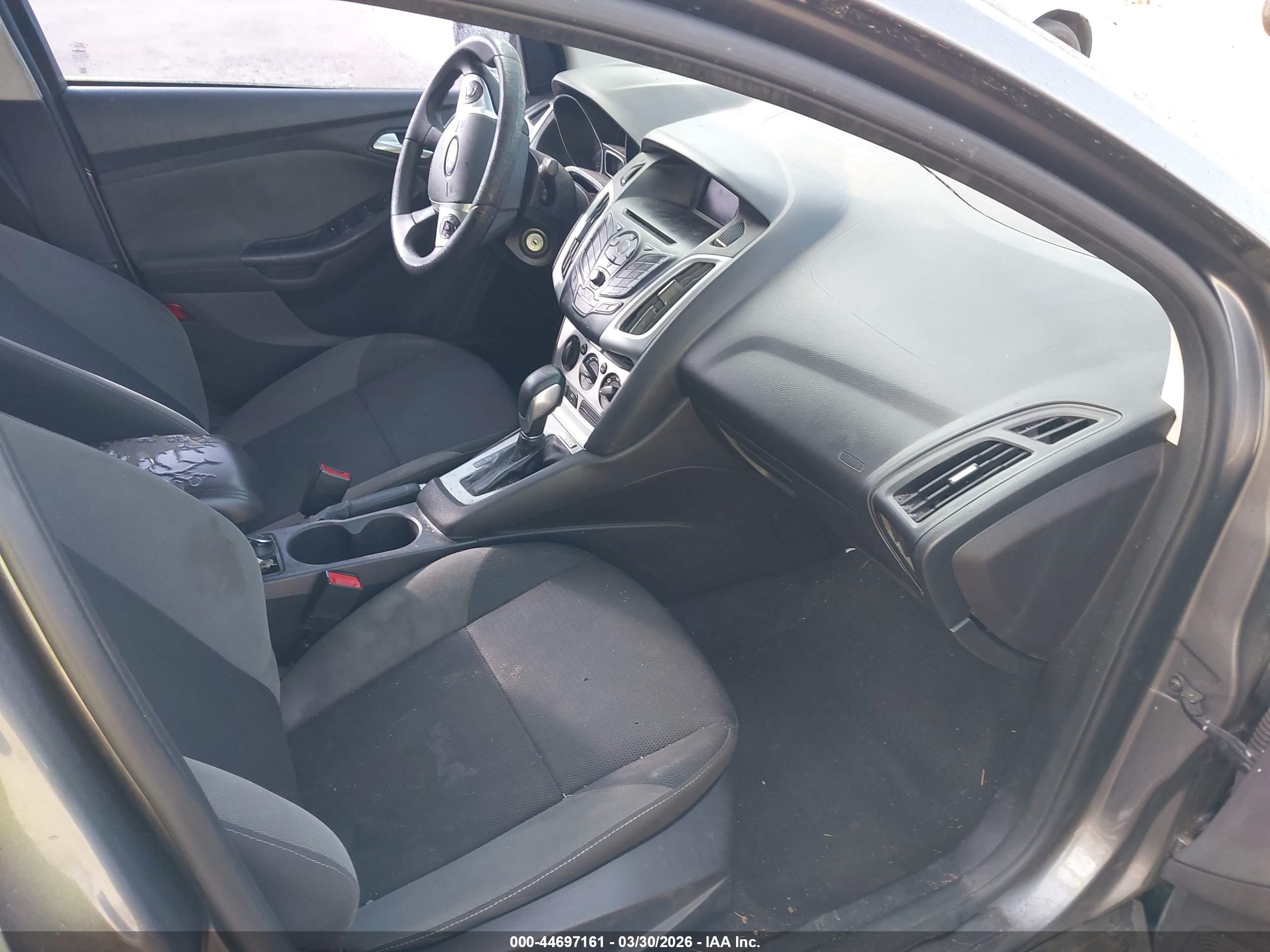FORD FOCUS image 5