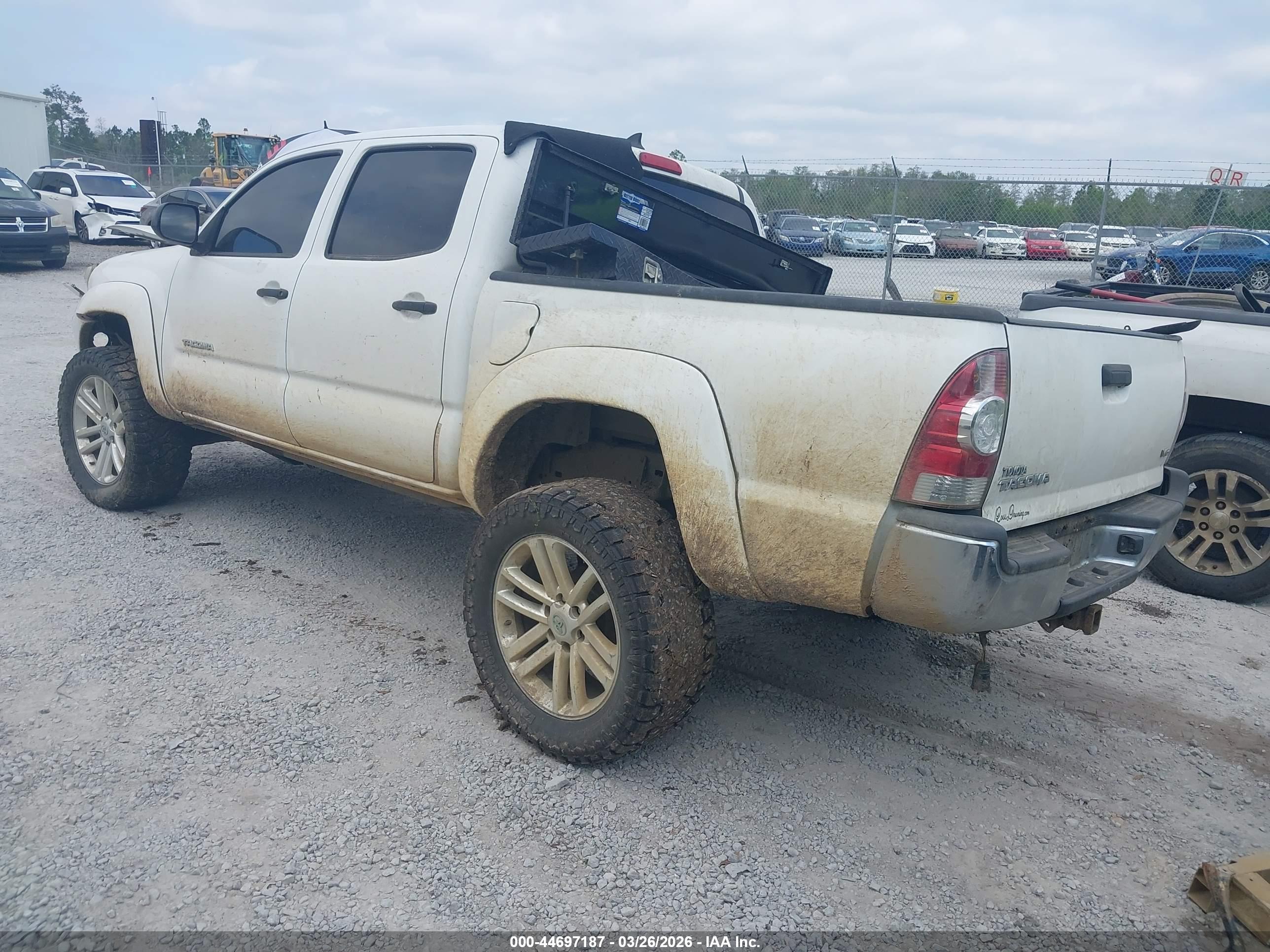 TOYOTA TACOMA image 3