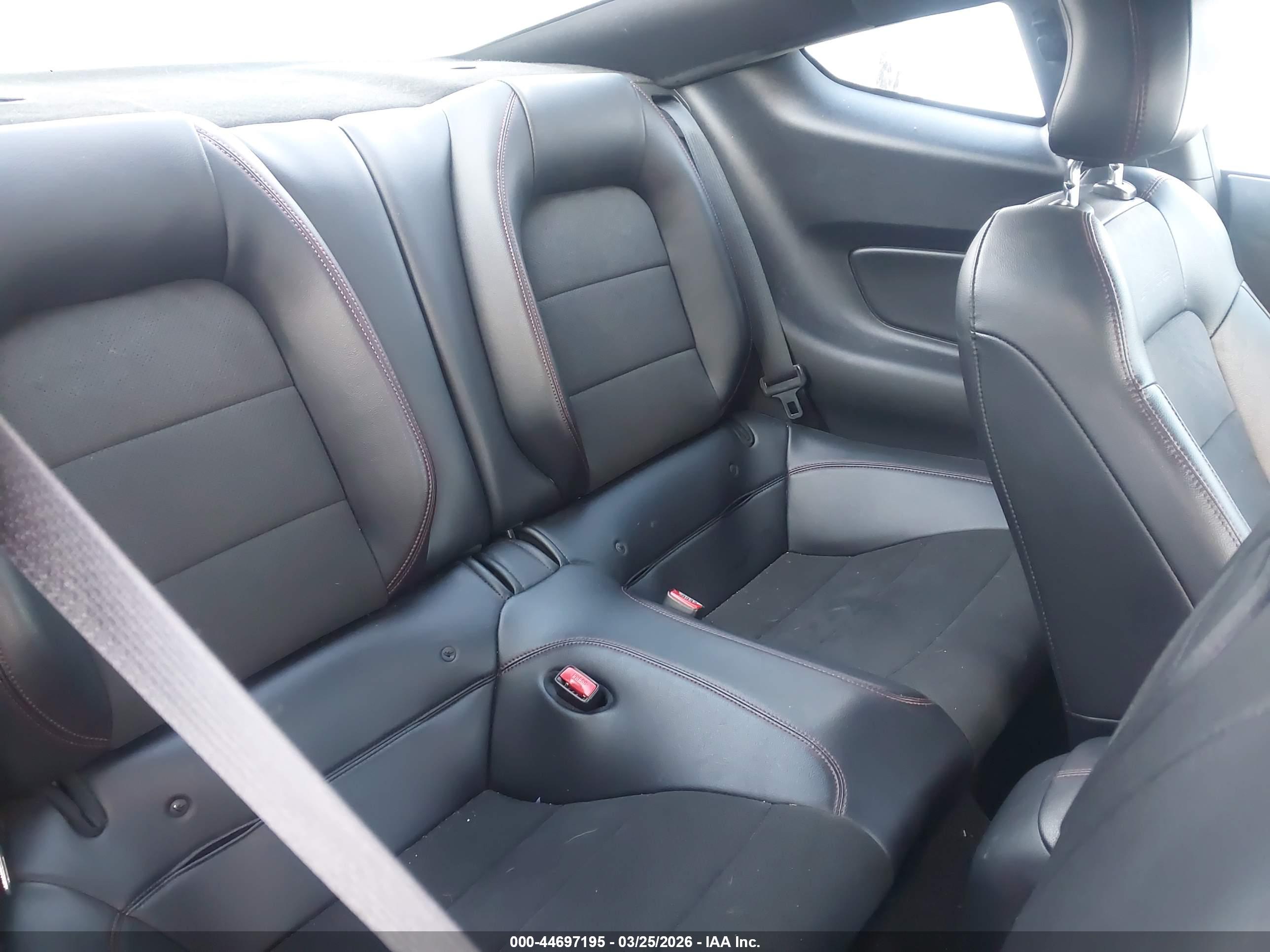 FORD MUSTANG image 8