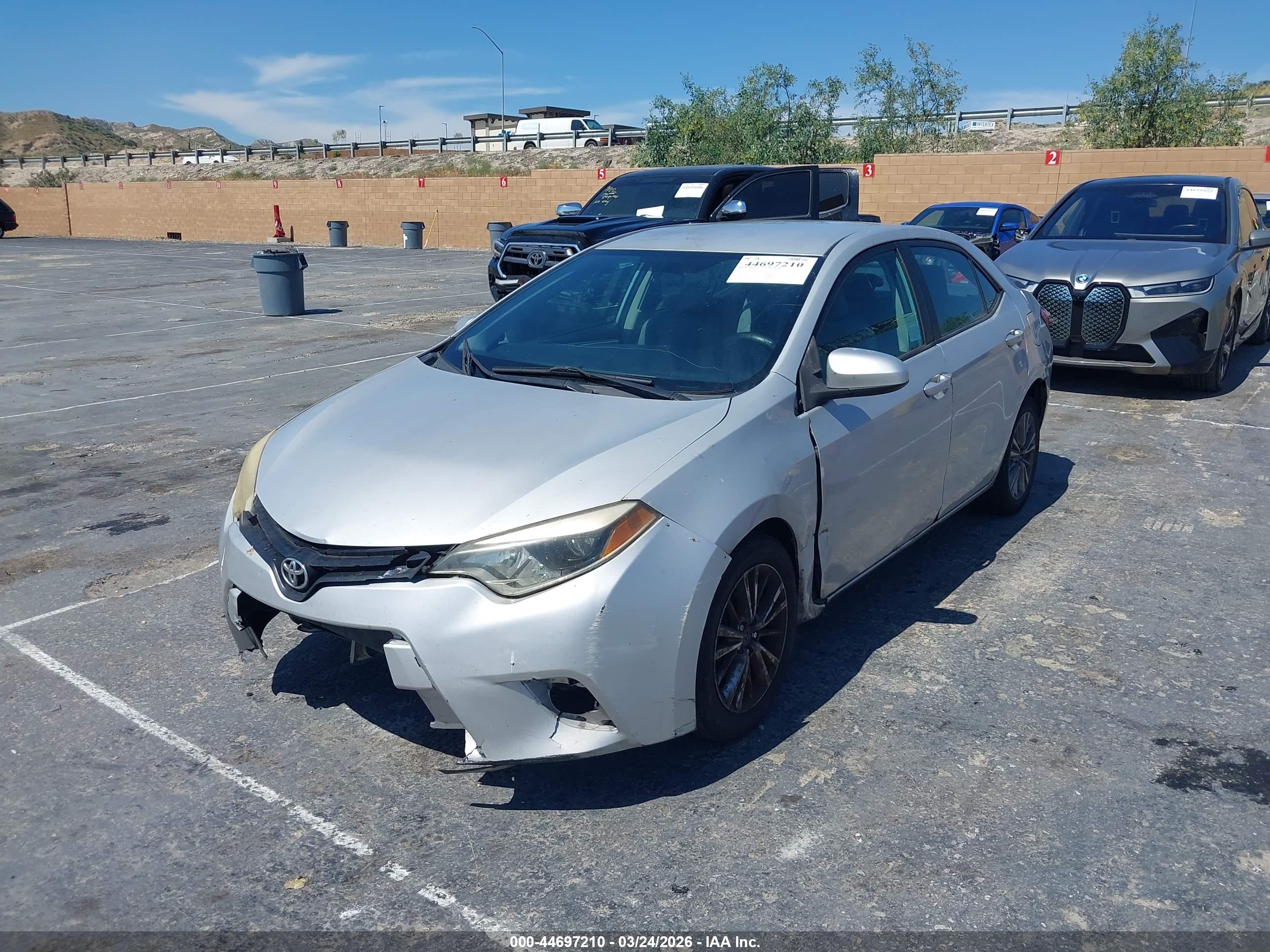 TOYOTA COROLLA image 2
