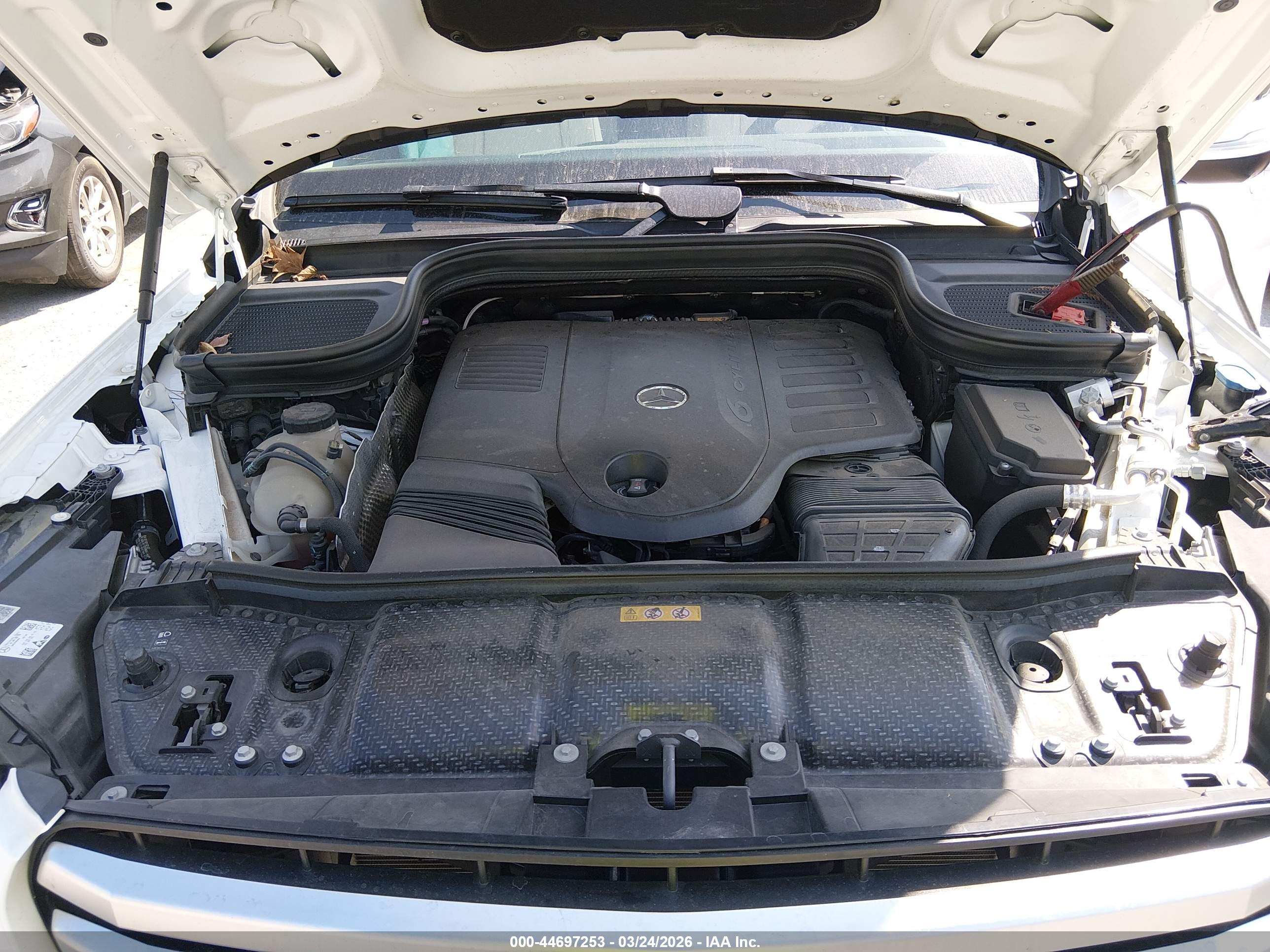 MERCEDES-BENZ GLS image 10