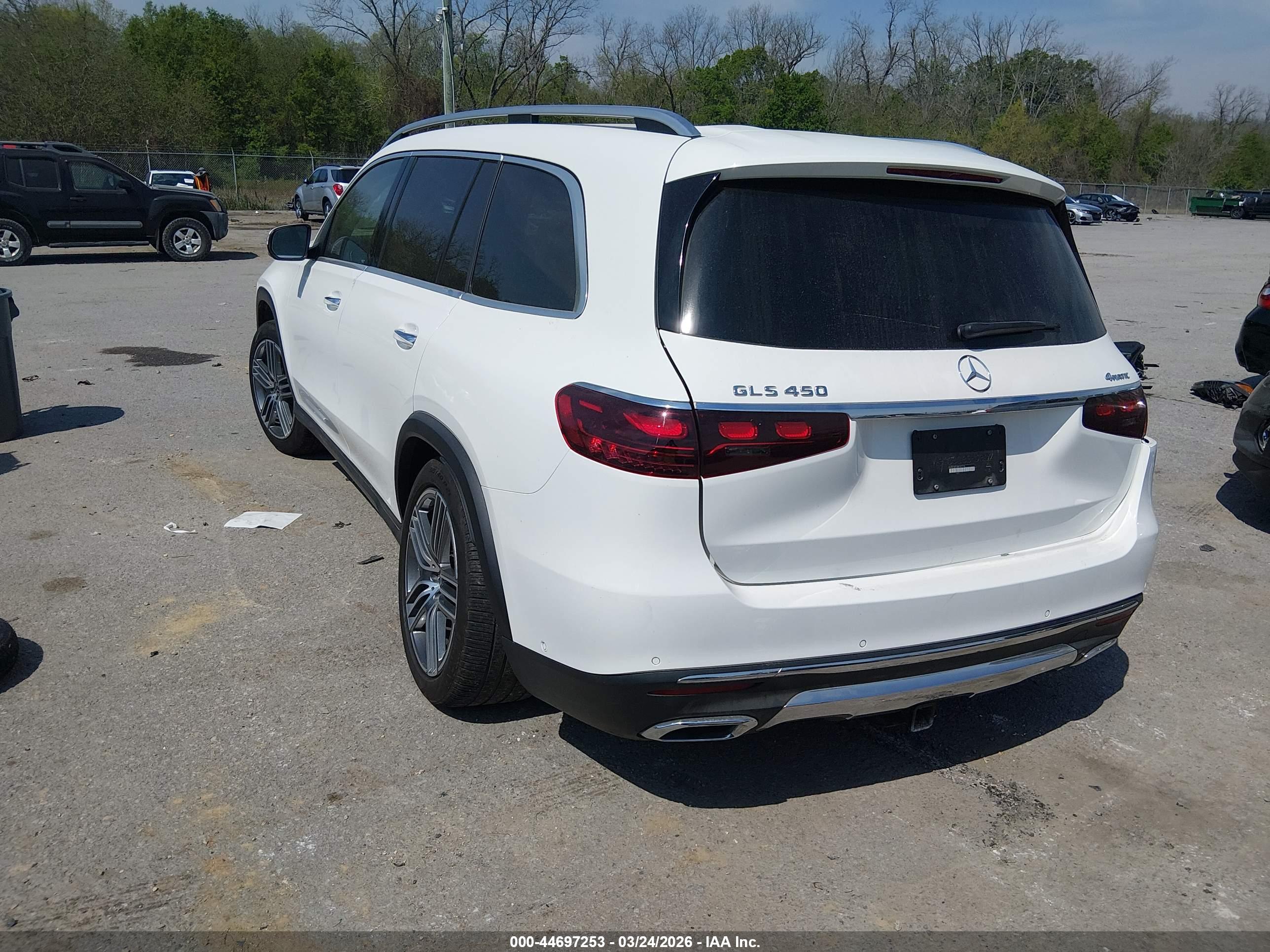 MERCEDES-BENZ GLS image 3