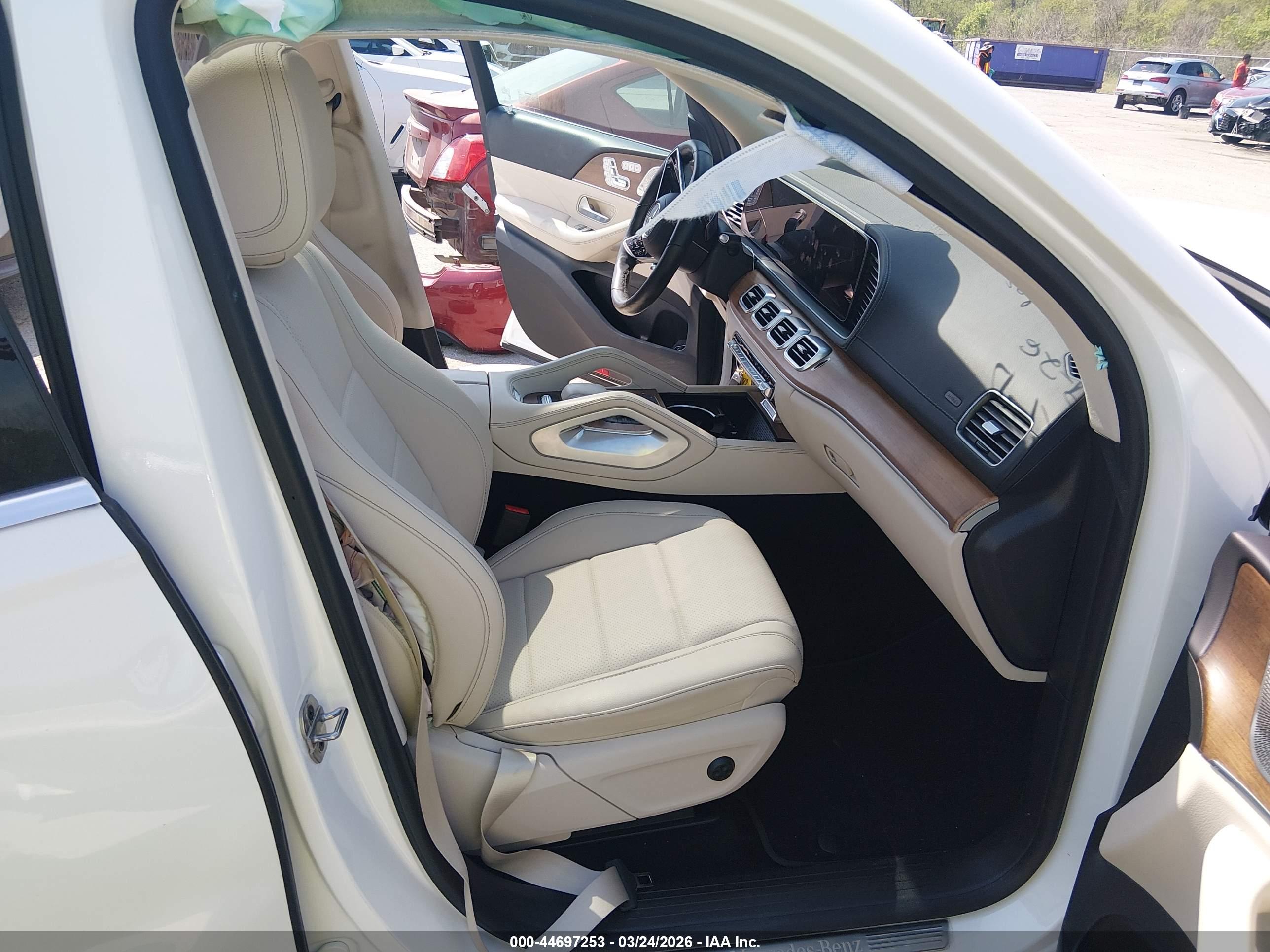 MERCEDES-BENZ GLS image 5