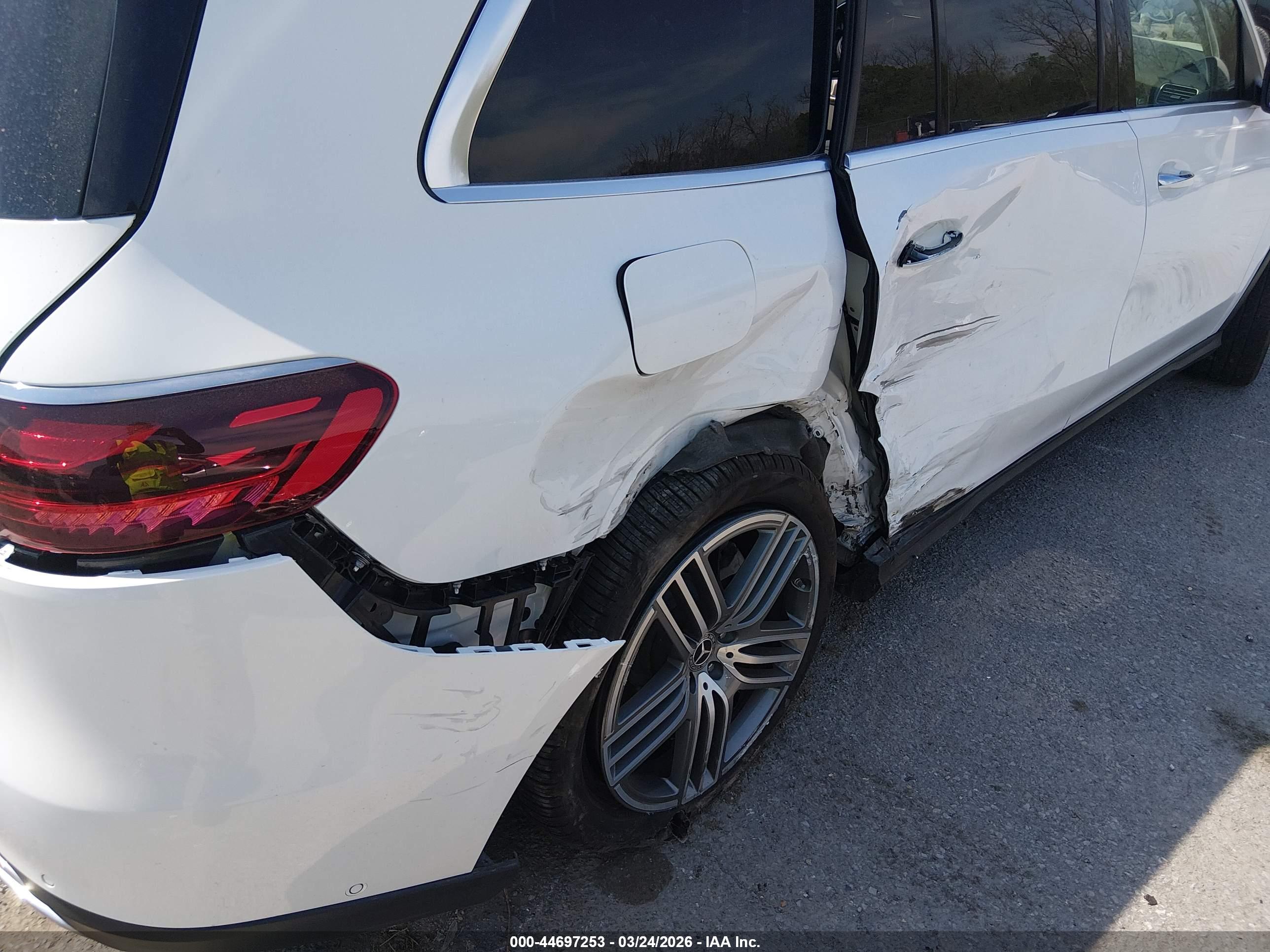 MERCEDES-BENZ GLS image 6
