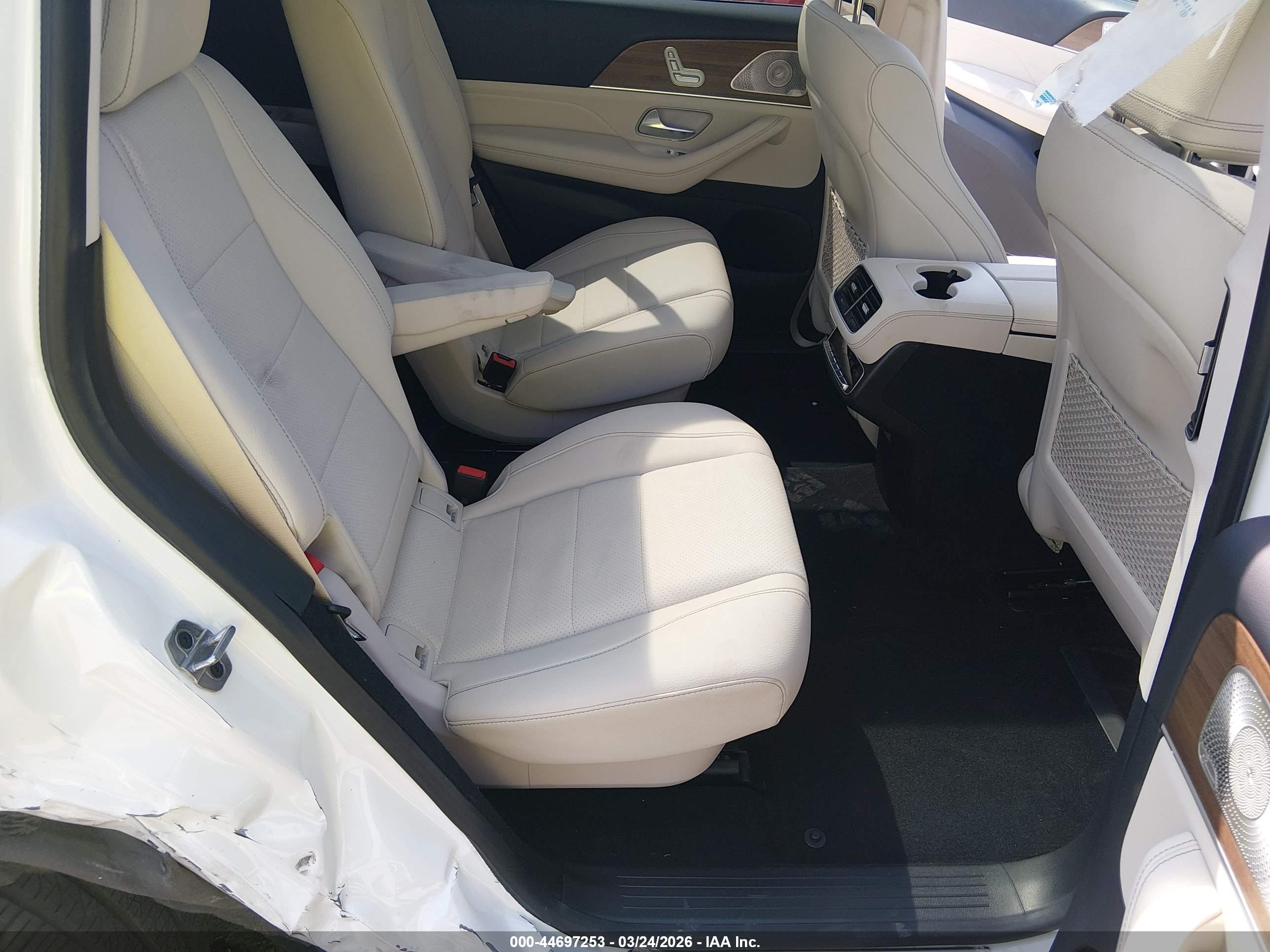 MERCEDES-BENZ GLS image 8