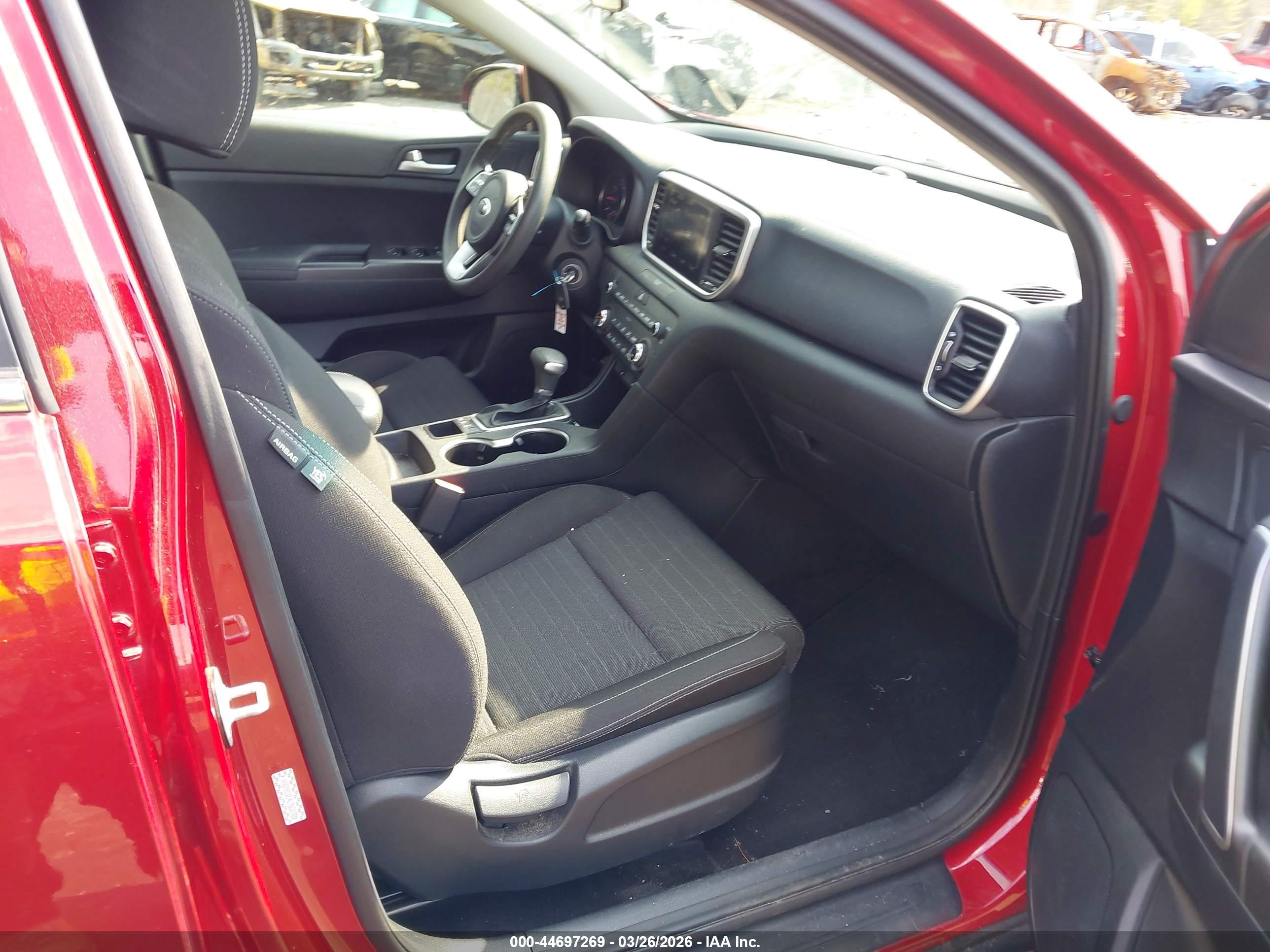 KIA SPORTAGE image 5