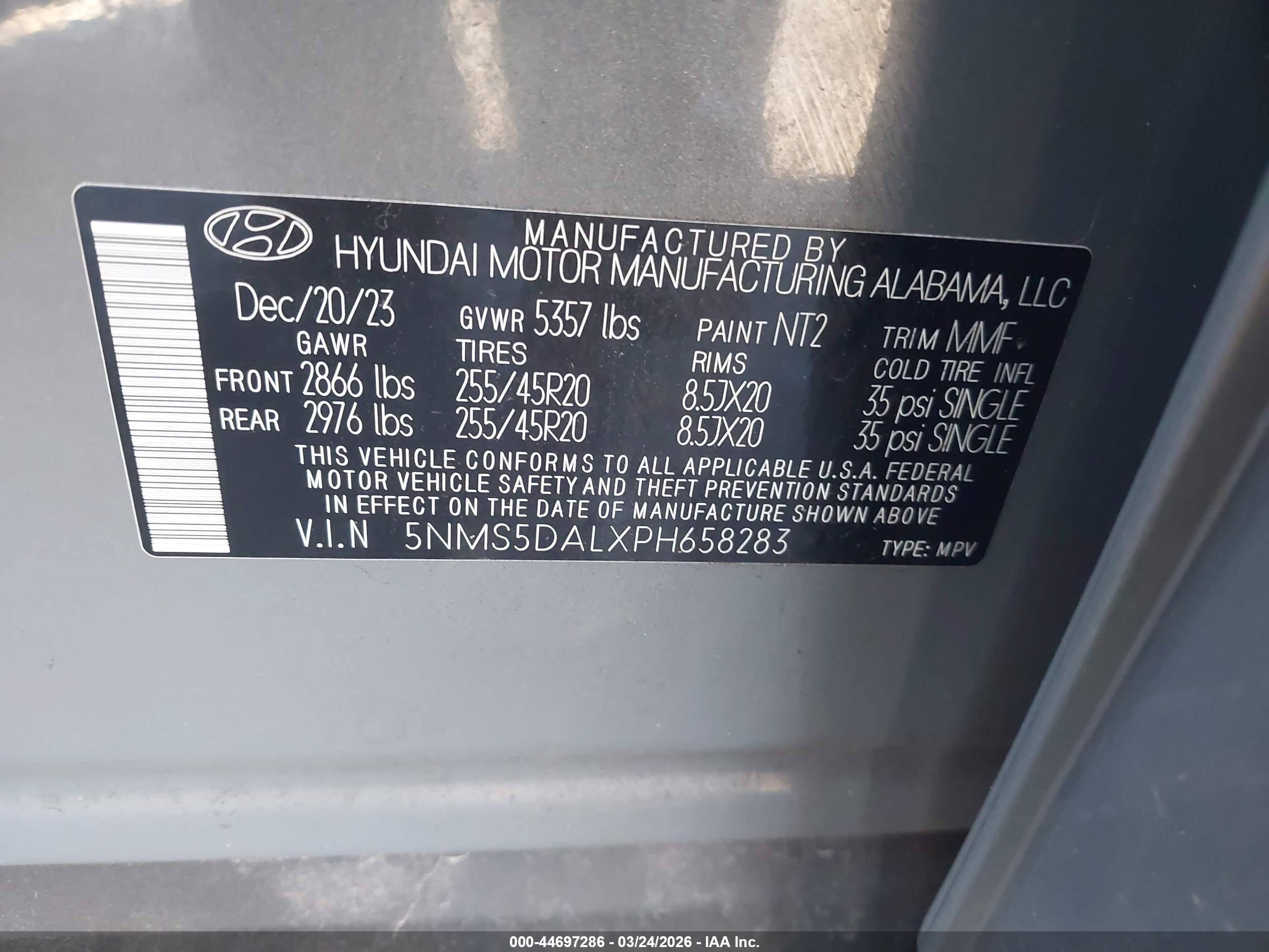 HYUNDAI SANTA image 9