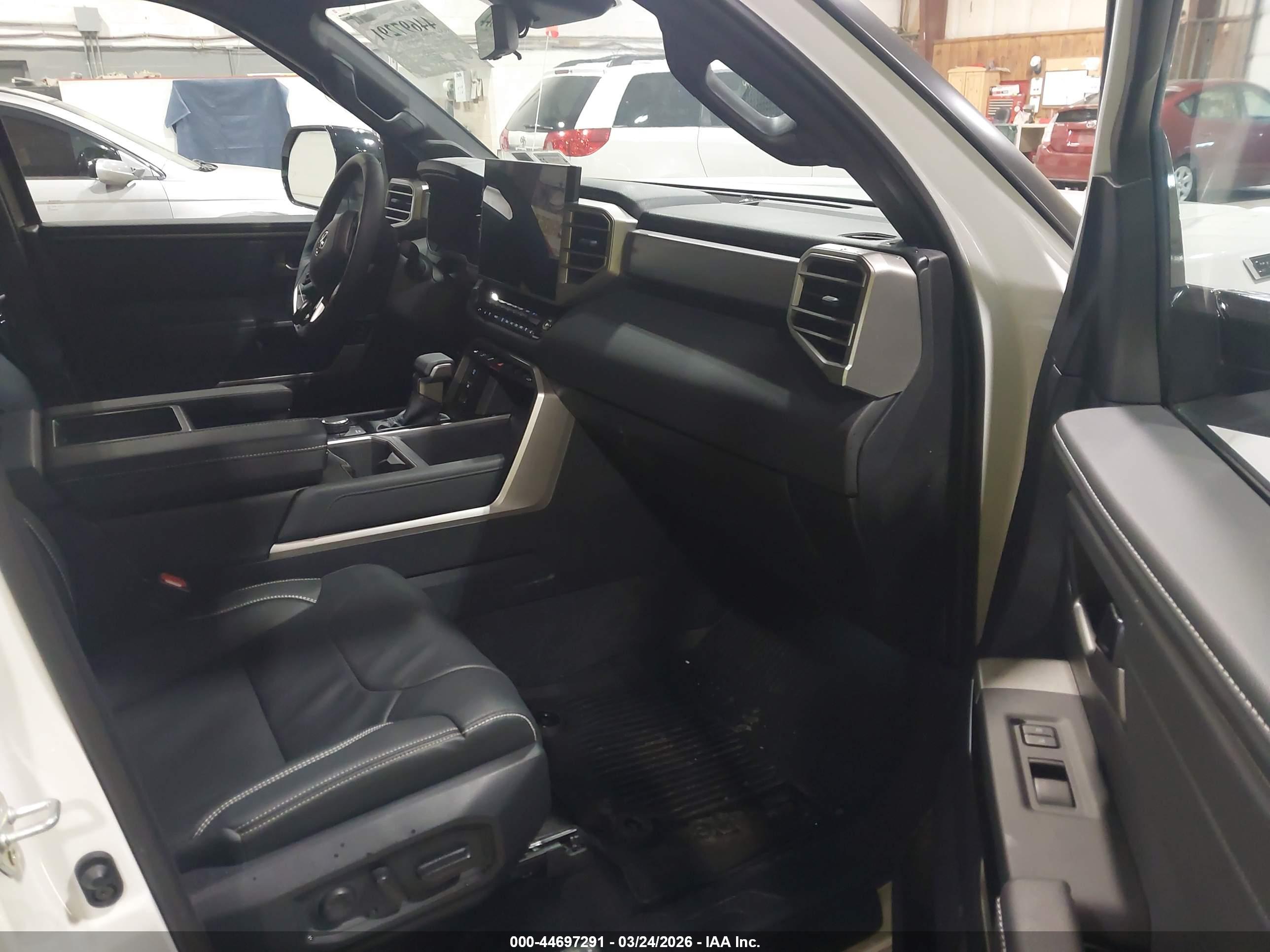 TOYOTA TUNDRA image 5