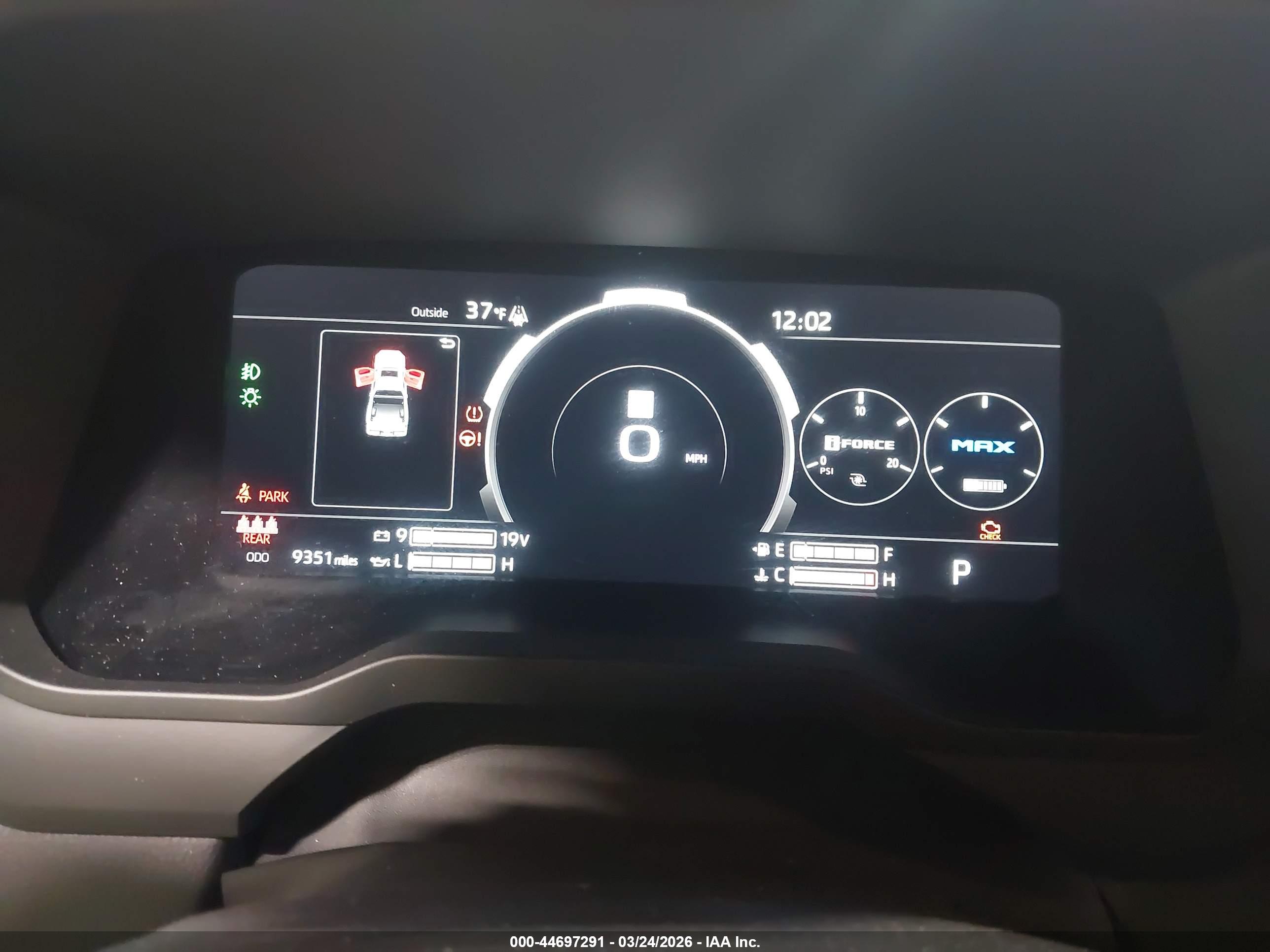 TOYOTA TUNDRA image 7