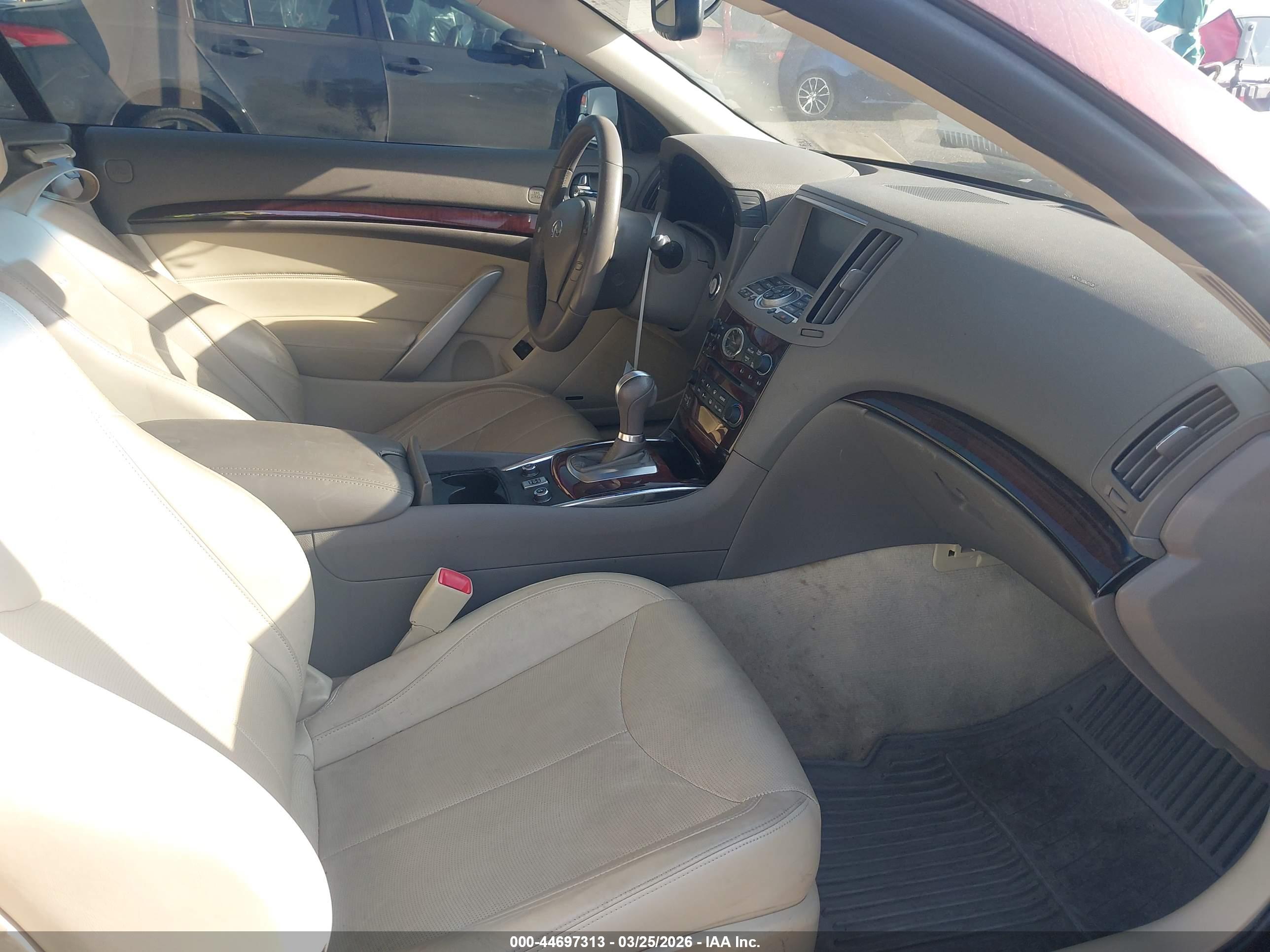 INFINITI G37 image 5