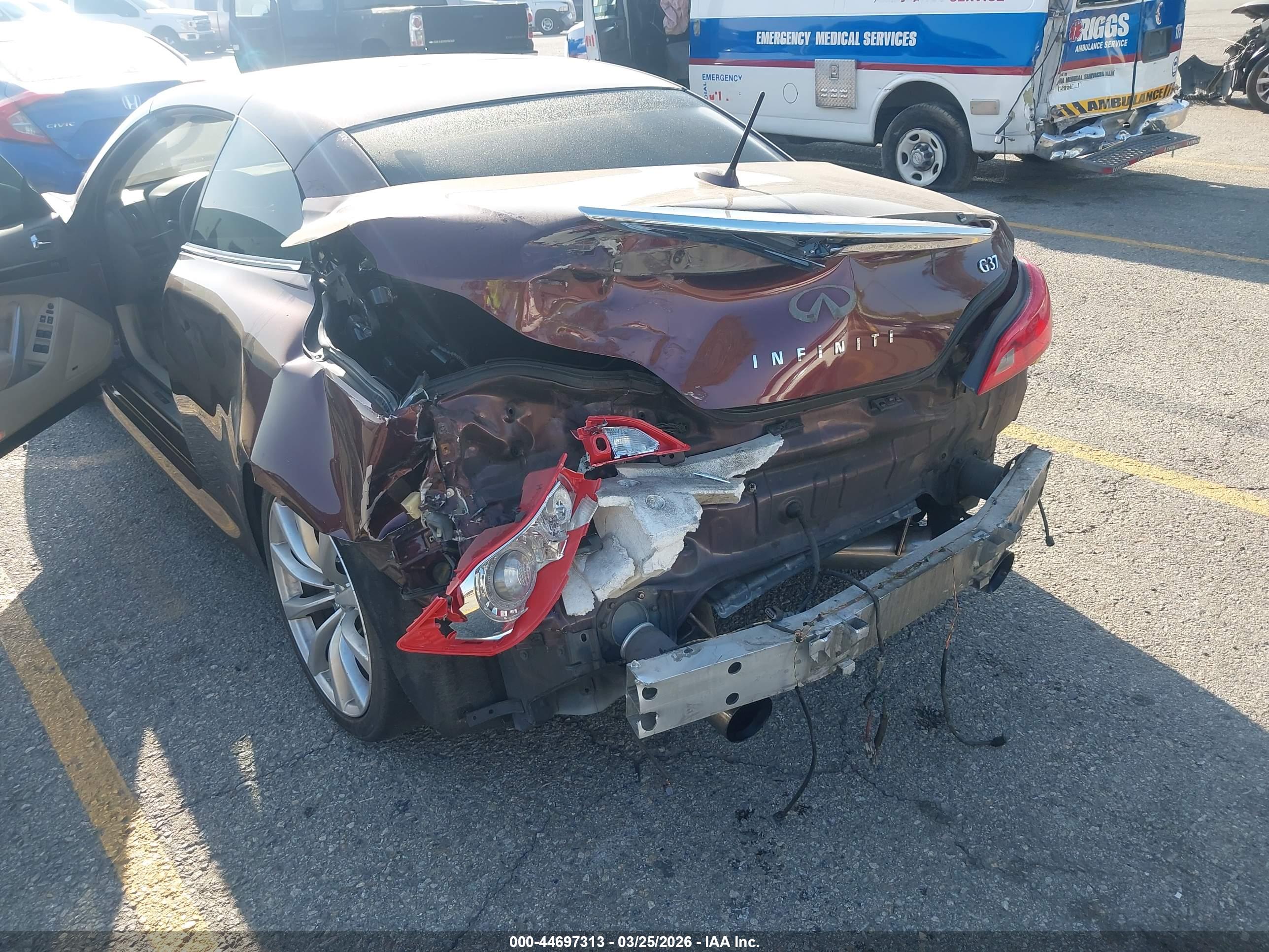 INFINITI G37 image 6