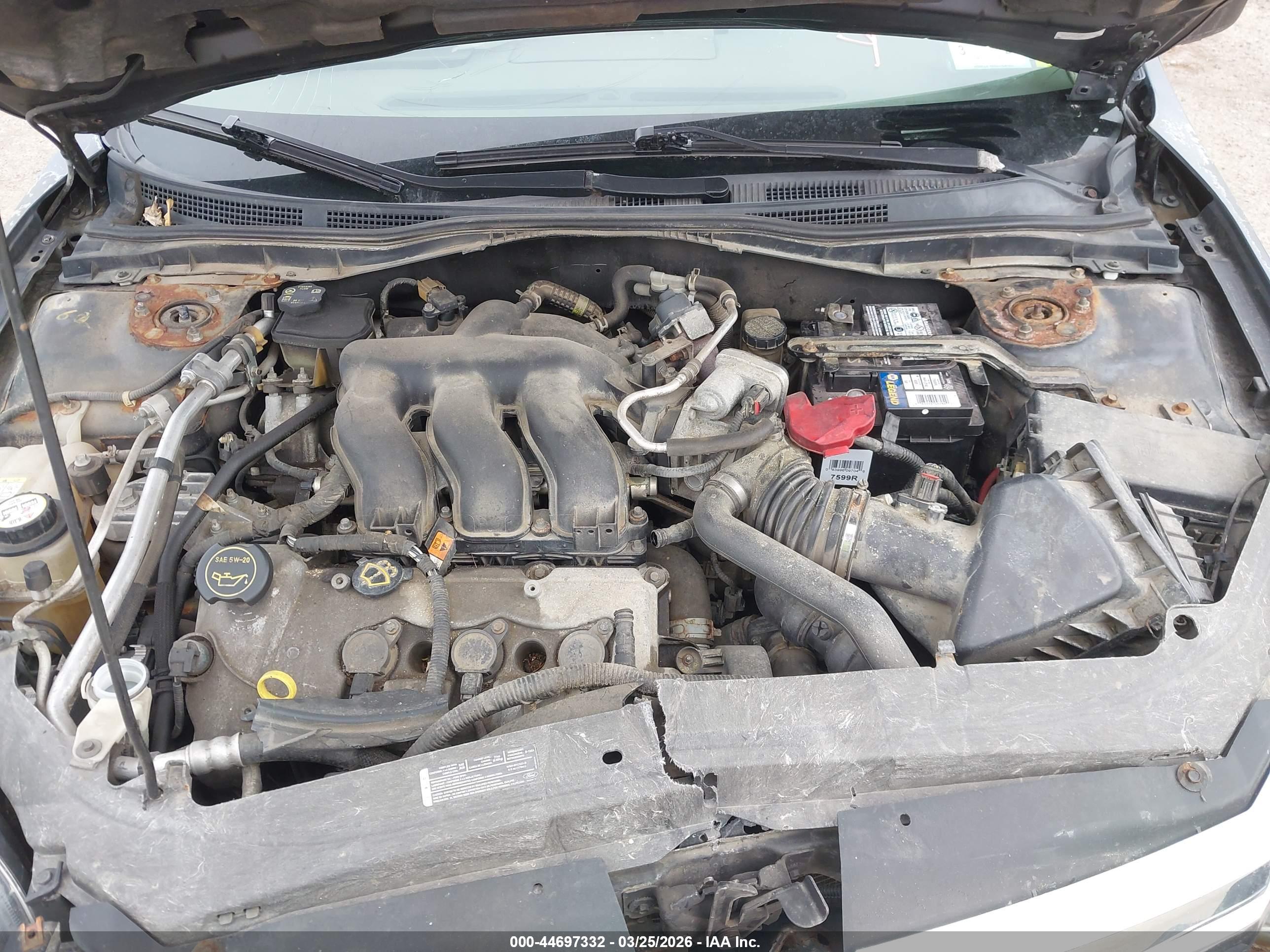 FORD FUSION image 10