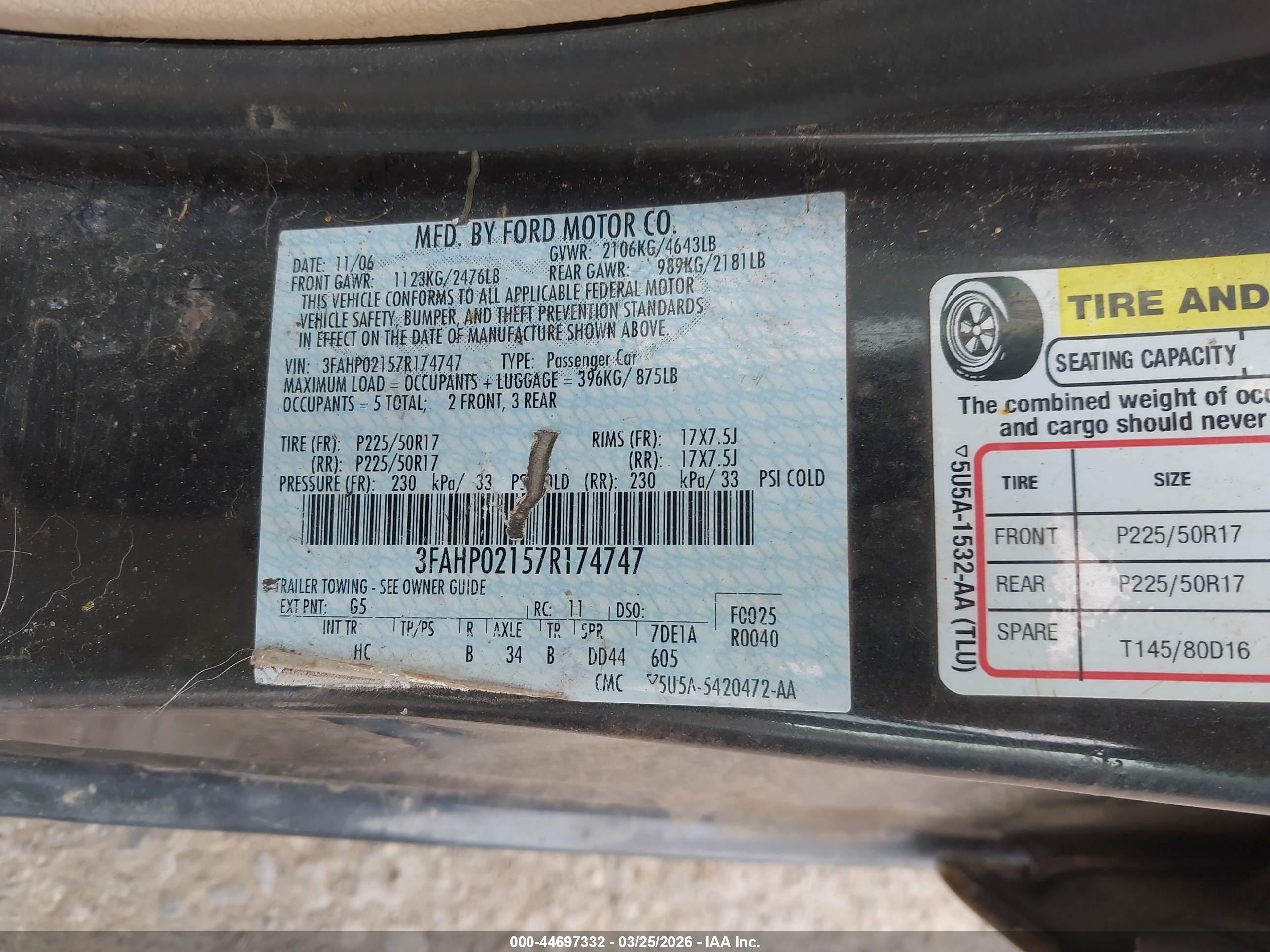 FORD FUSION image 9