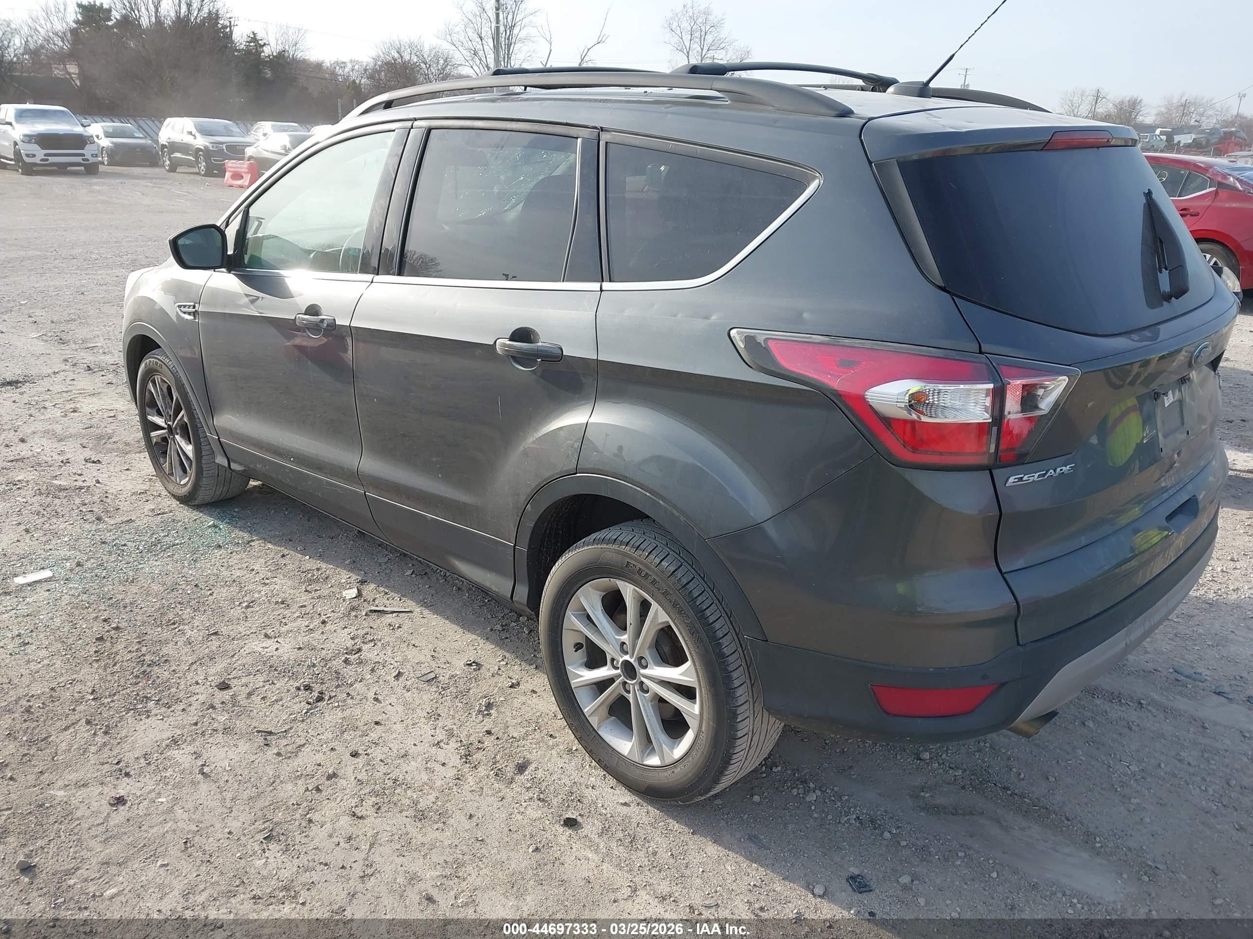 FORD ESCAPE image 3