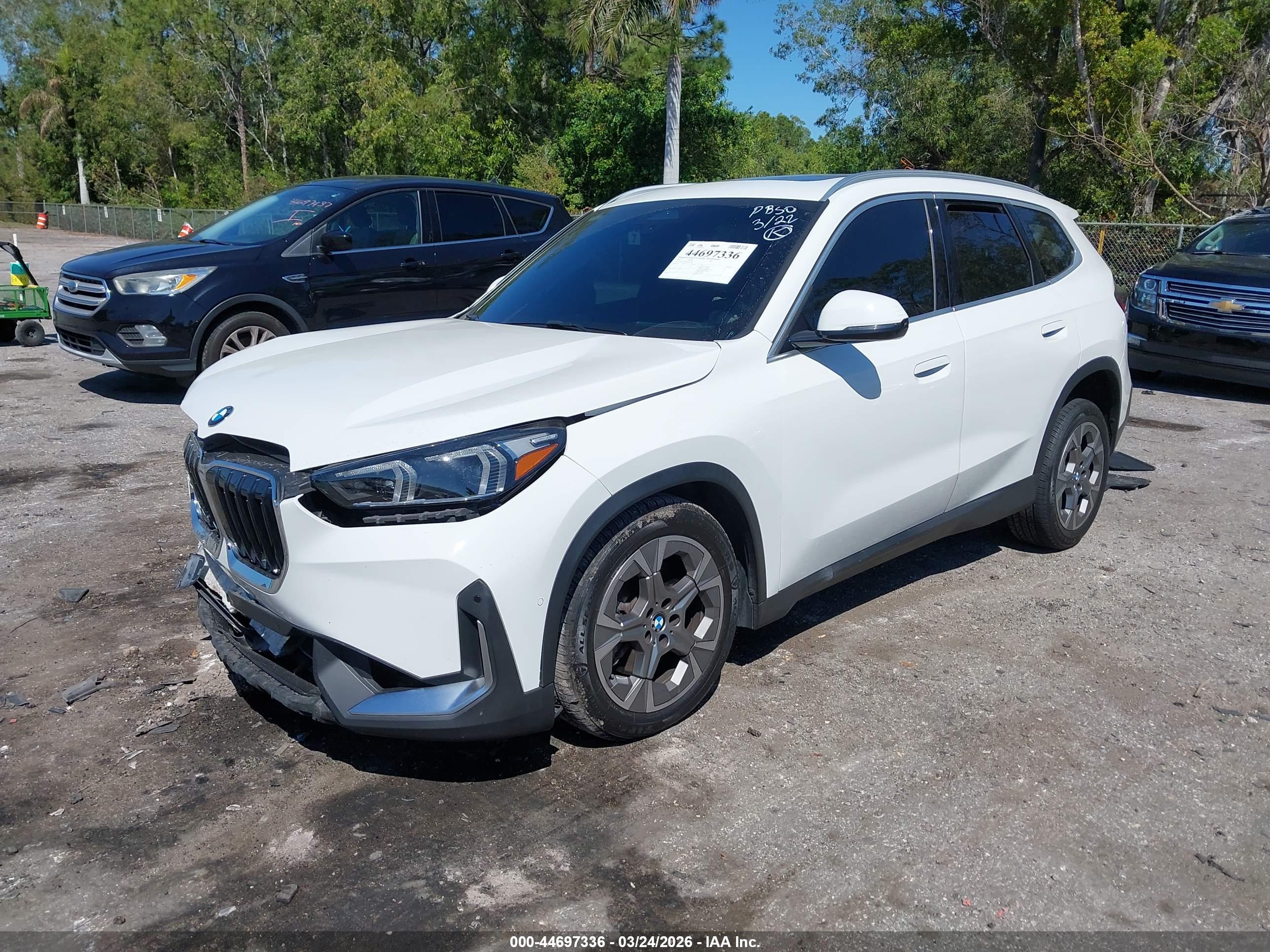 BMW X1 image 2