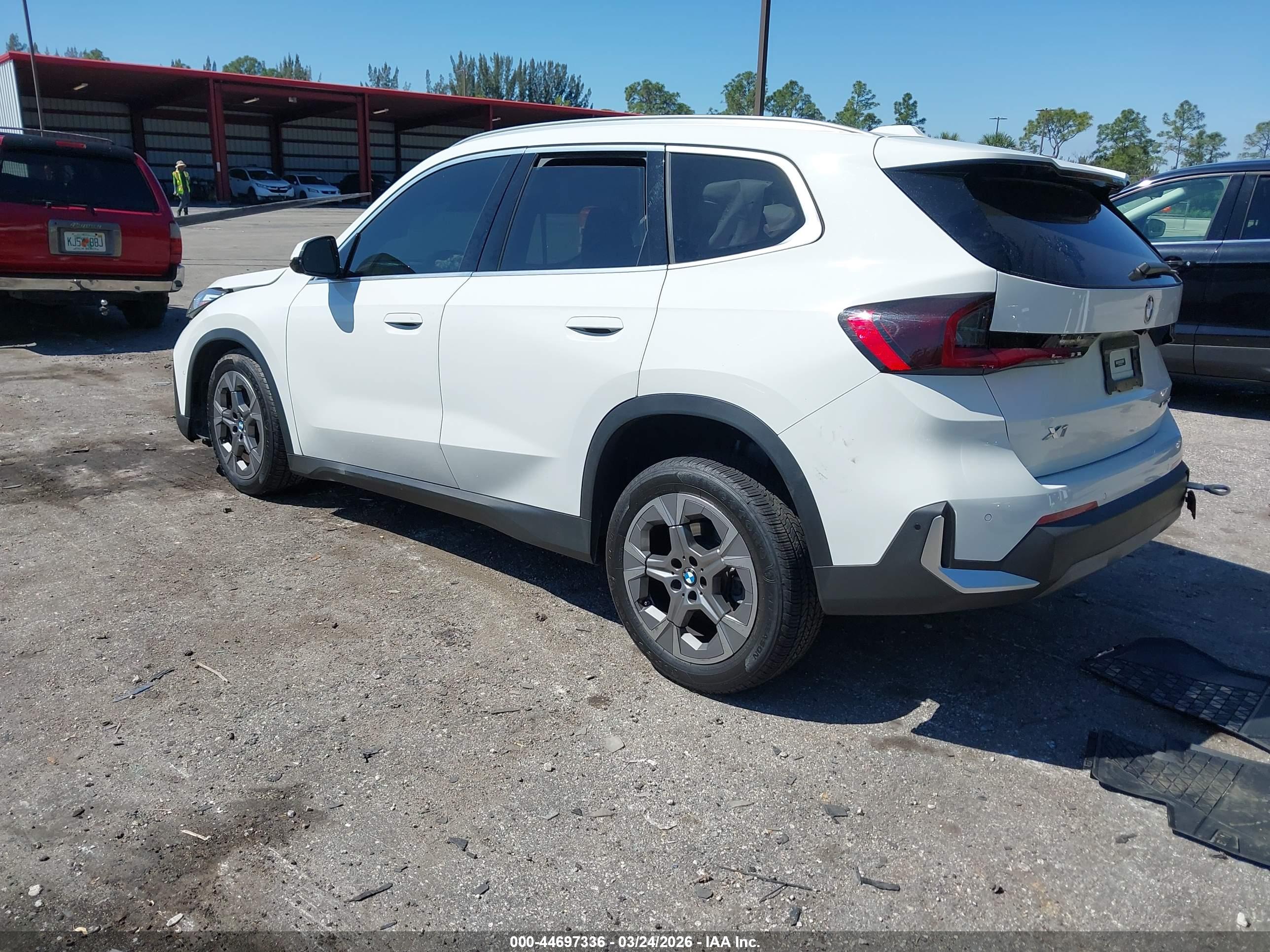 BMW X1 image 3