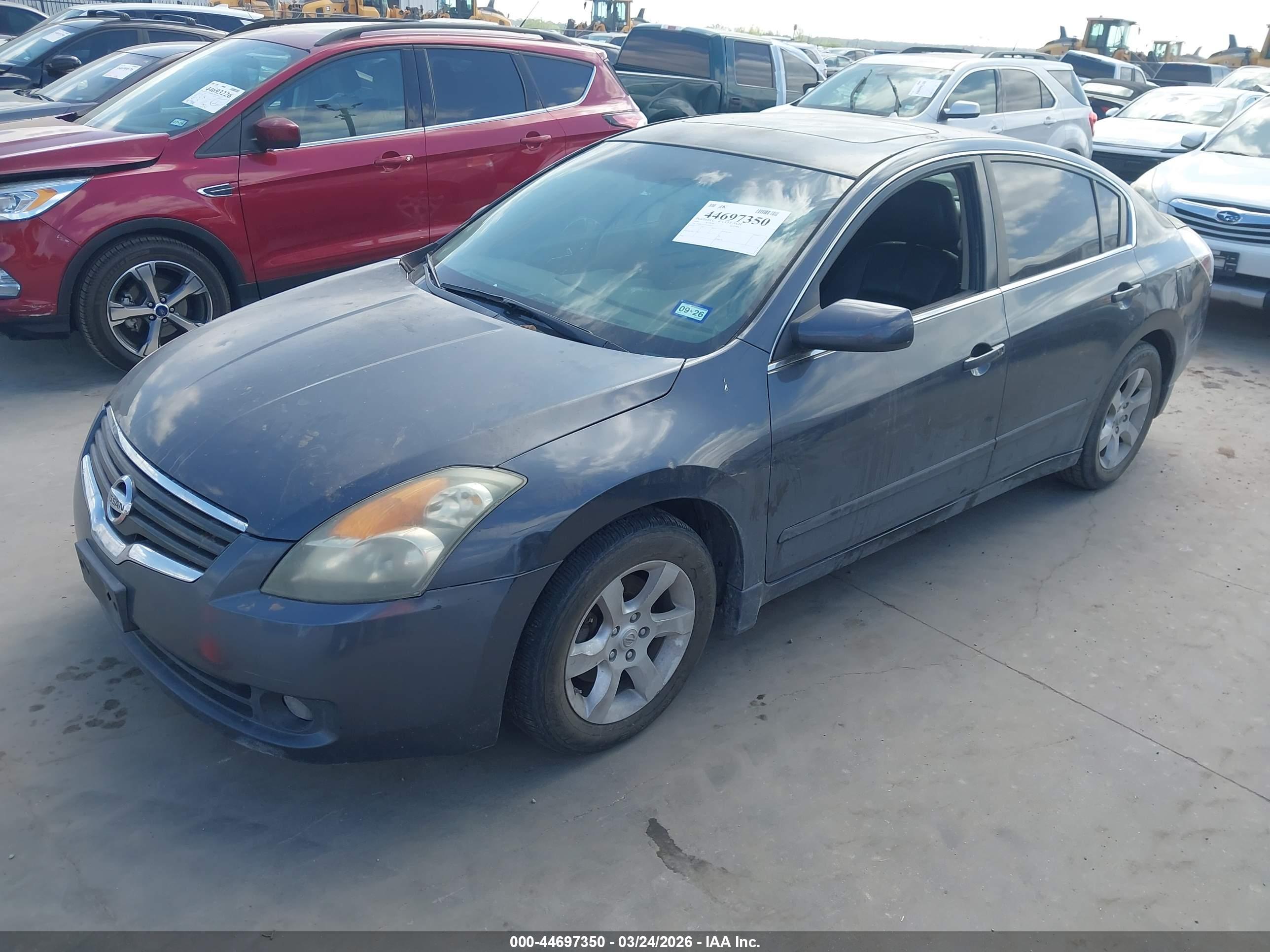 NISSAN ALTIMA image 2