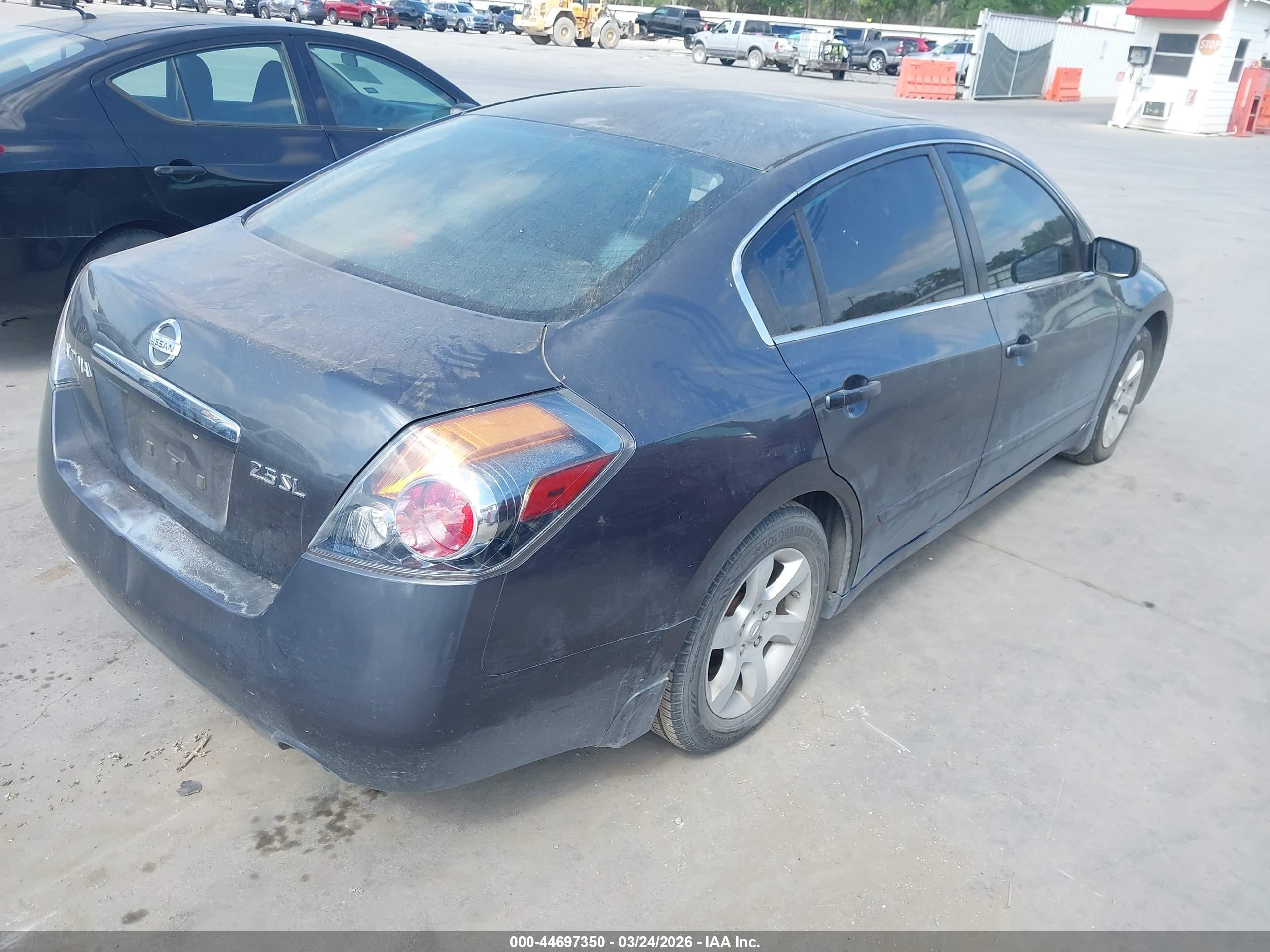 NISSAN ALTIMA image 4