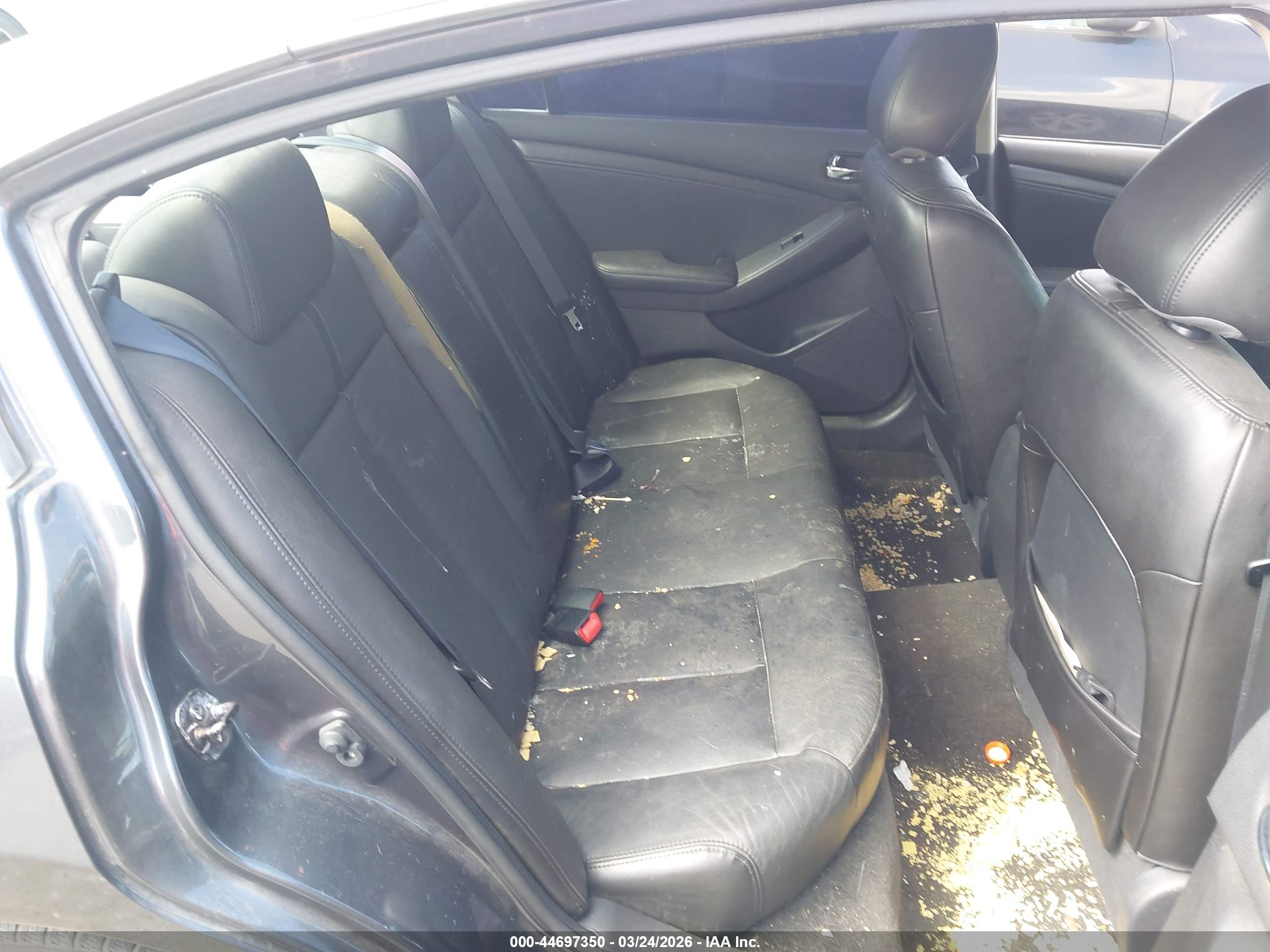 NISSAN ALTIMA image 8