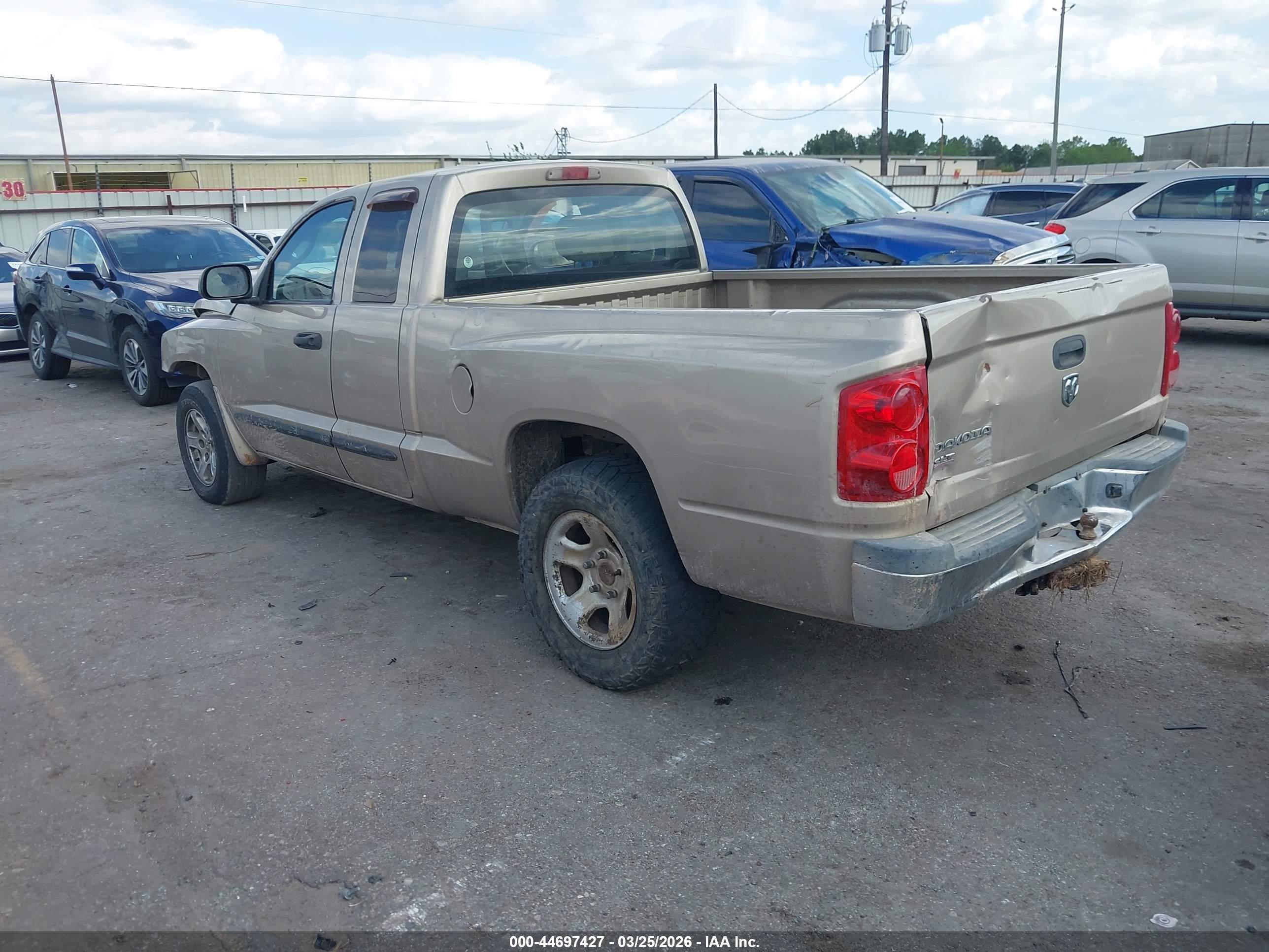 DODGE DAKOTA image 3