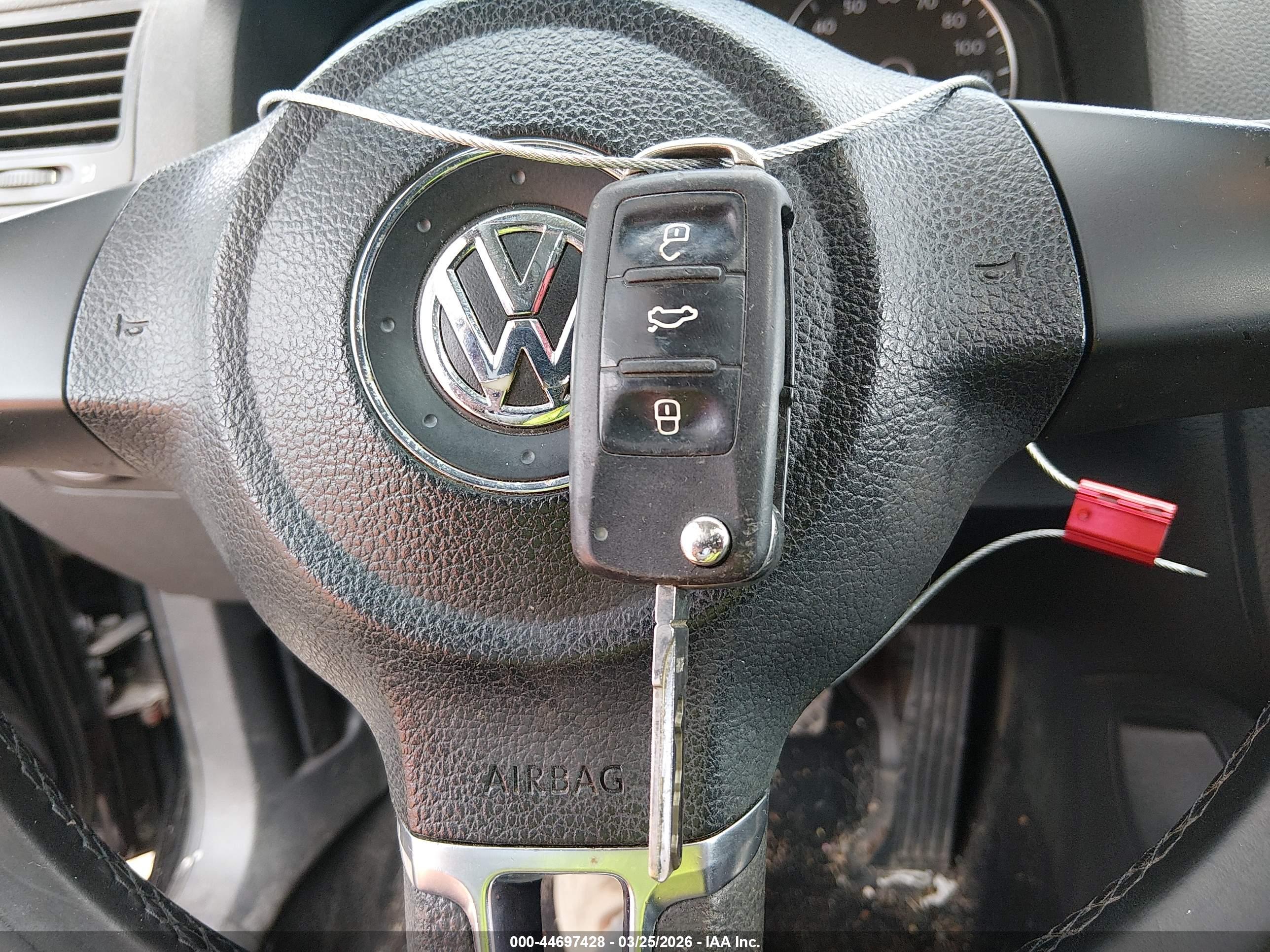 VOLKSWAGEN JETTA image 11