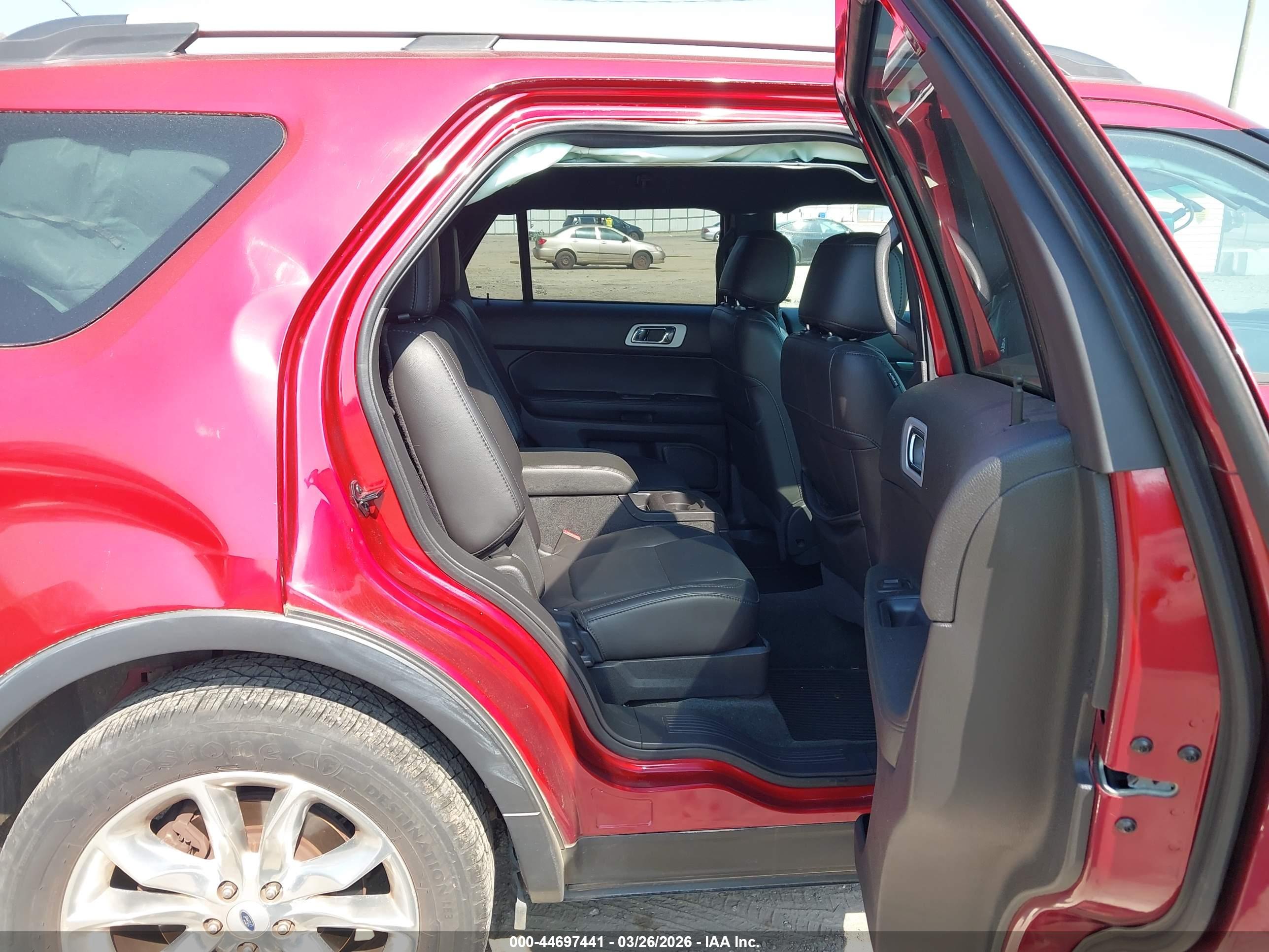 FORD EXPLORER image 8