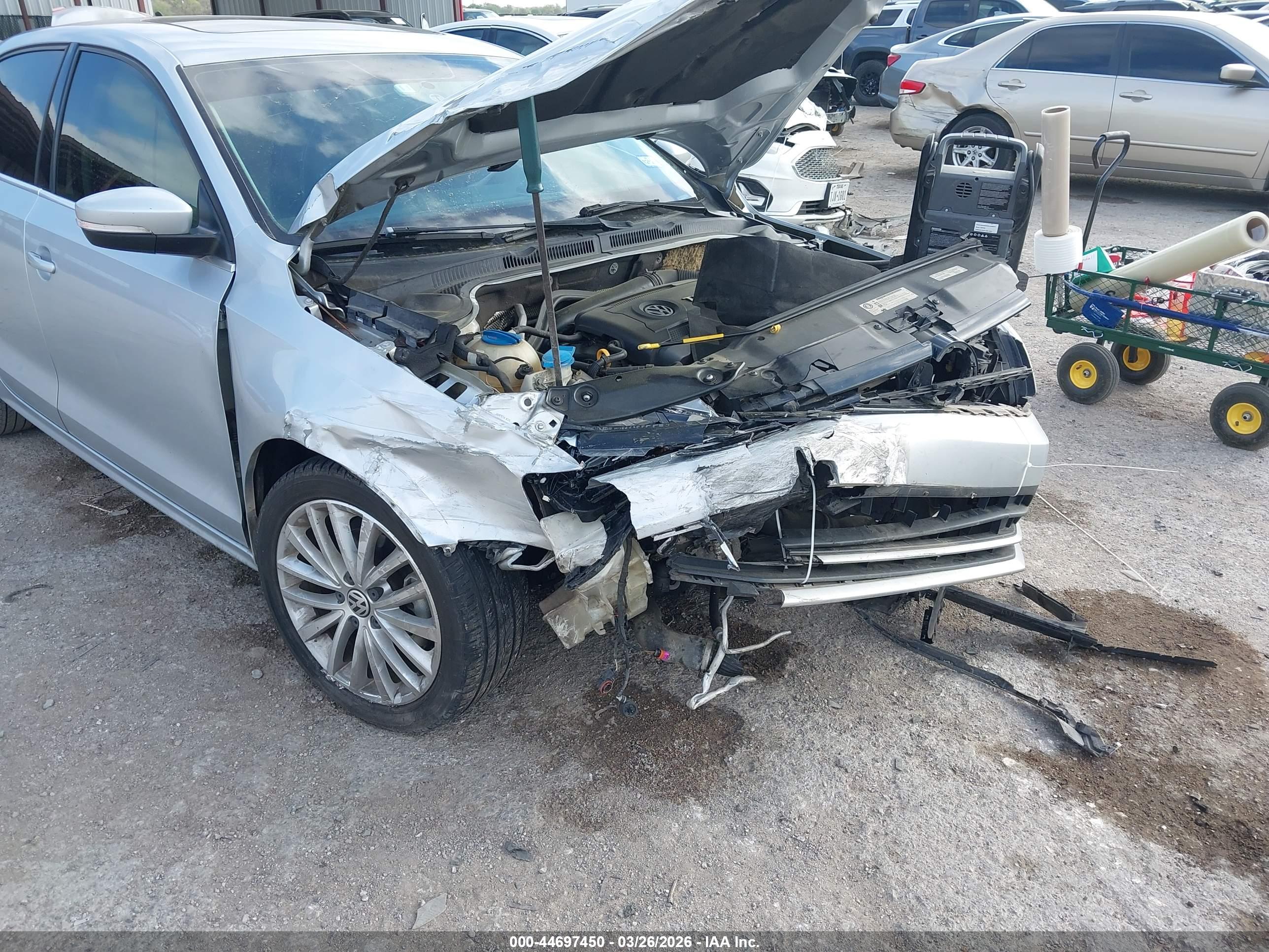 VOLKSWAGEN JETTA image 6