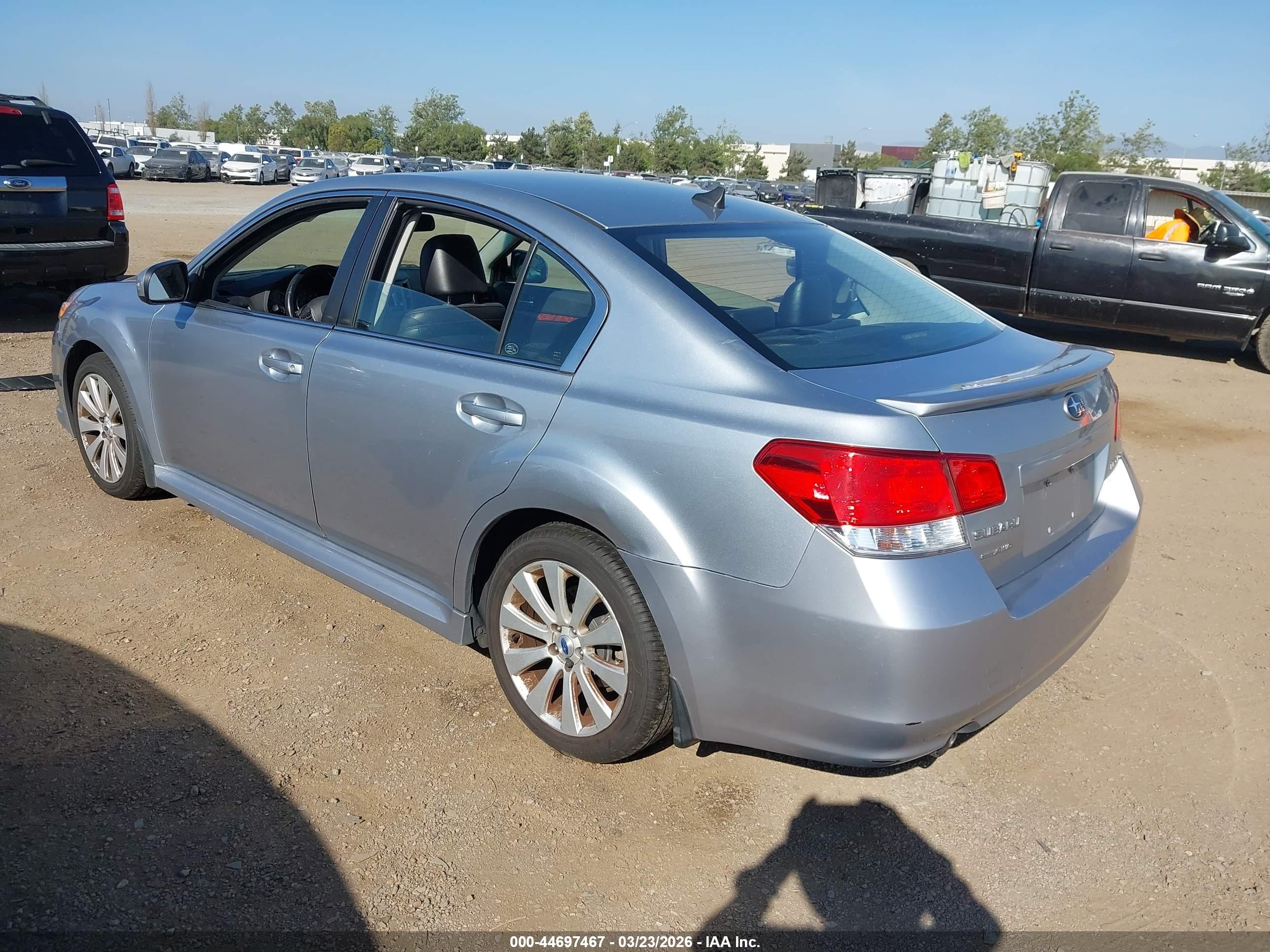SUBARU LEGACY image 3