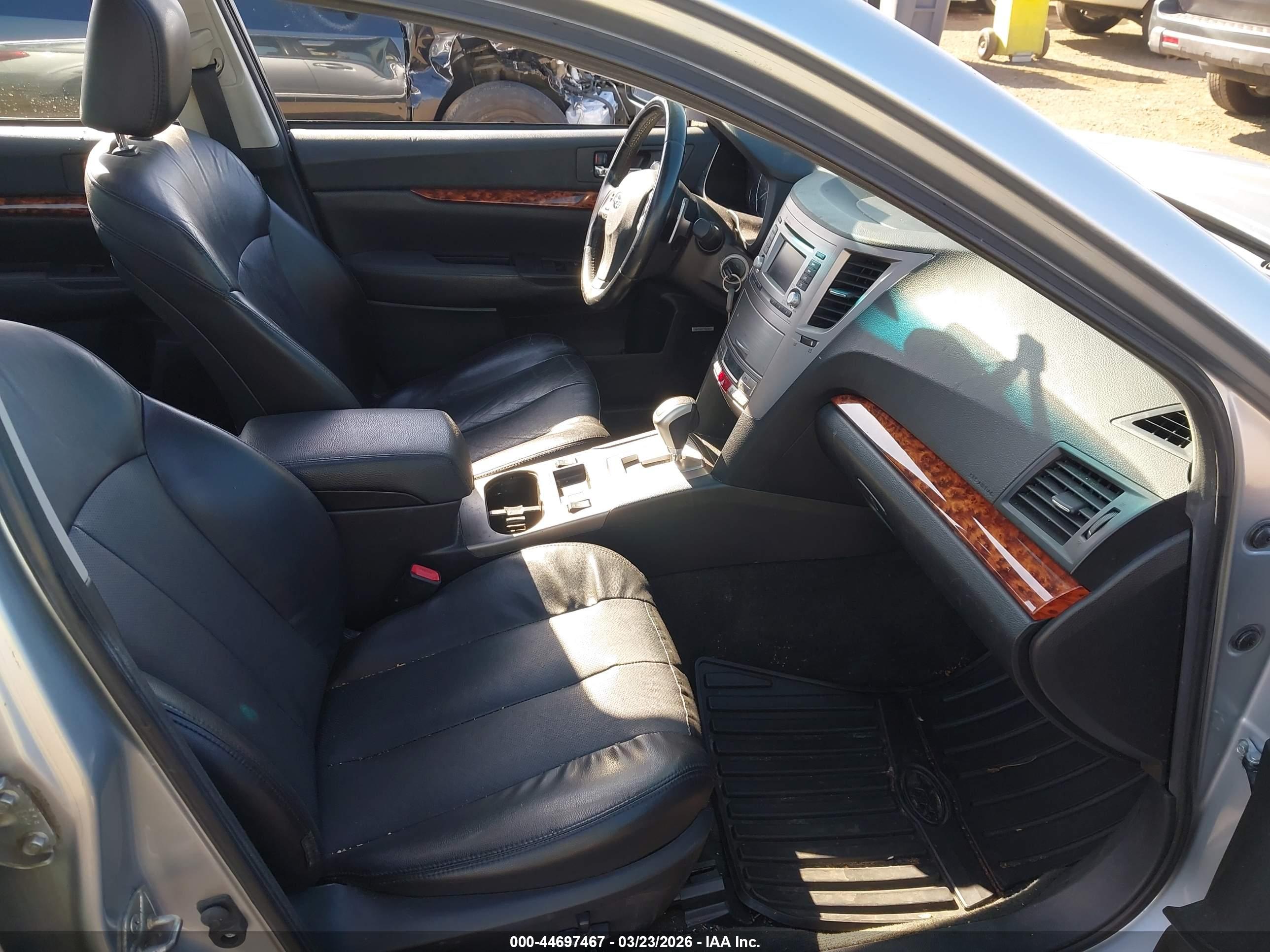 SUBARU LEGACY image 5