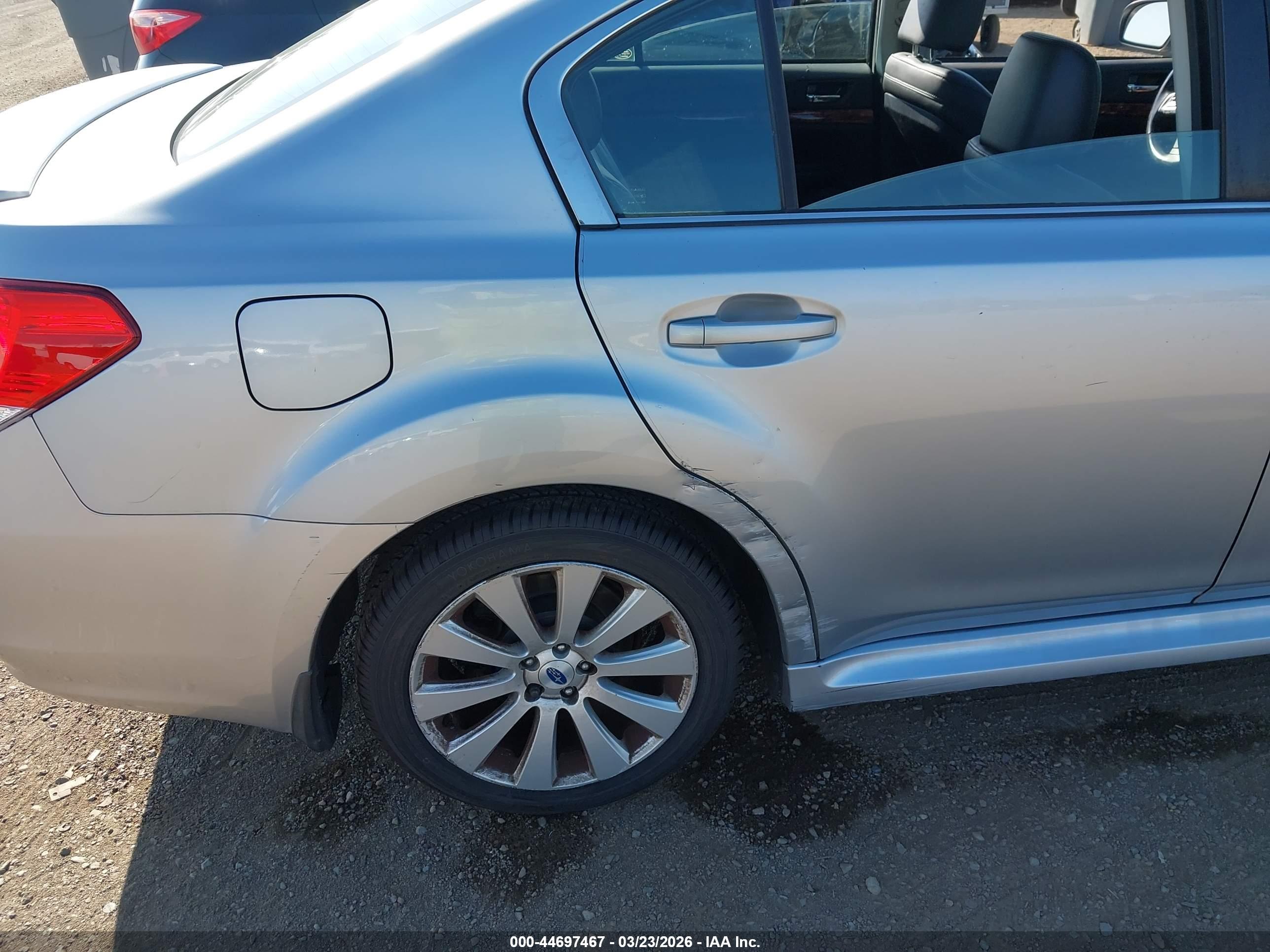 SUBARU LEGACY image 6