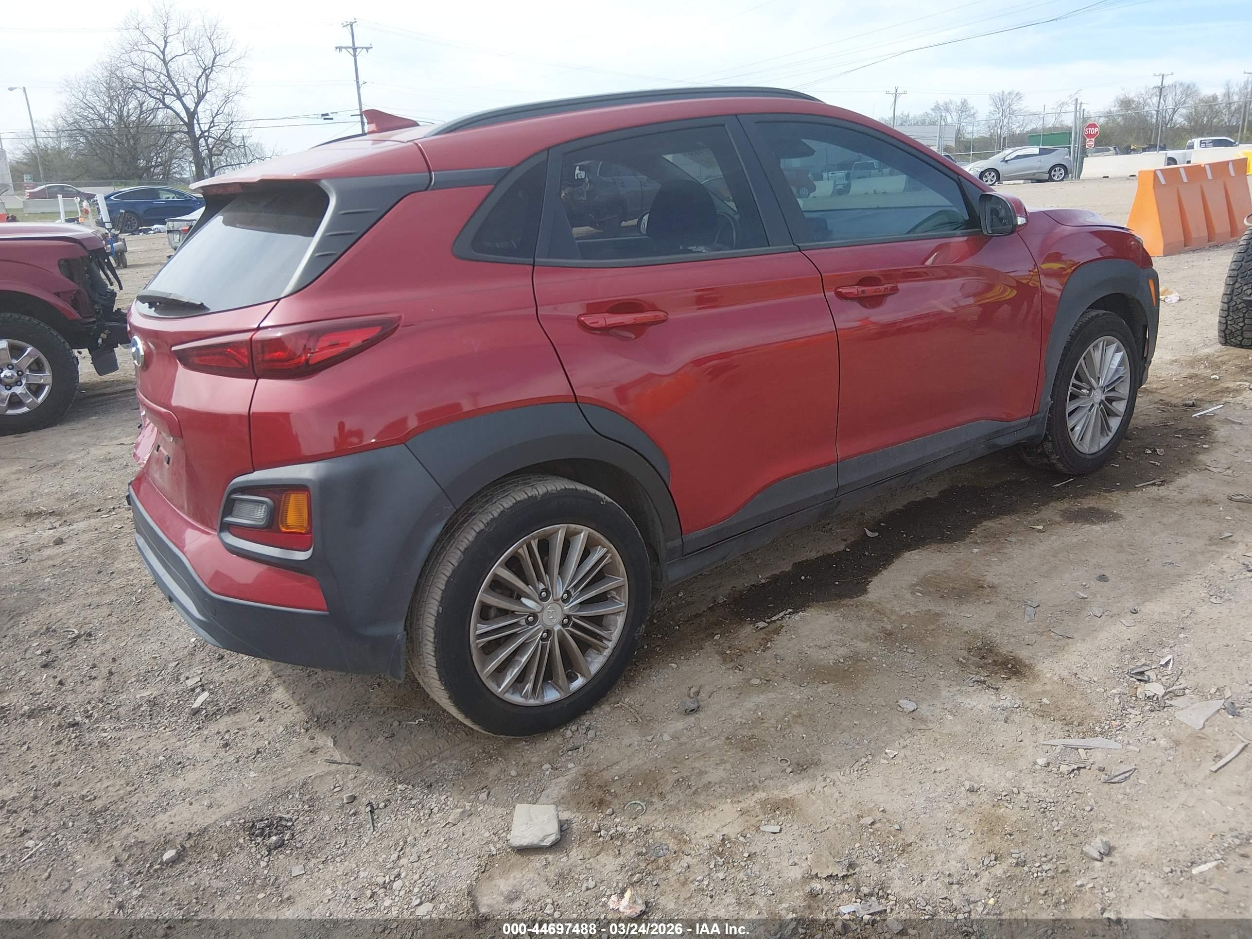 HYUNDAI KONA image 4