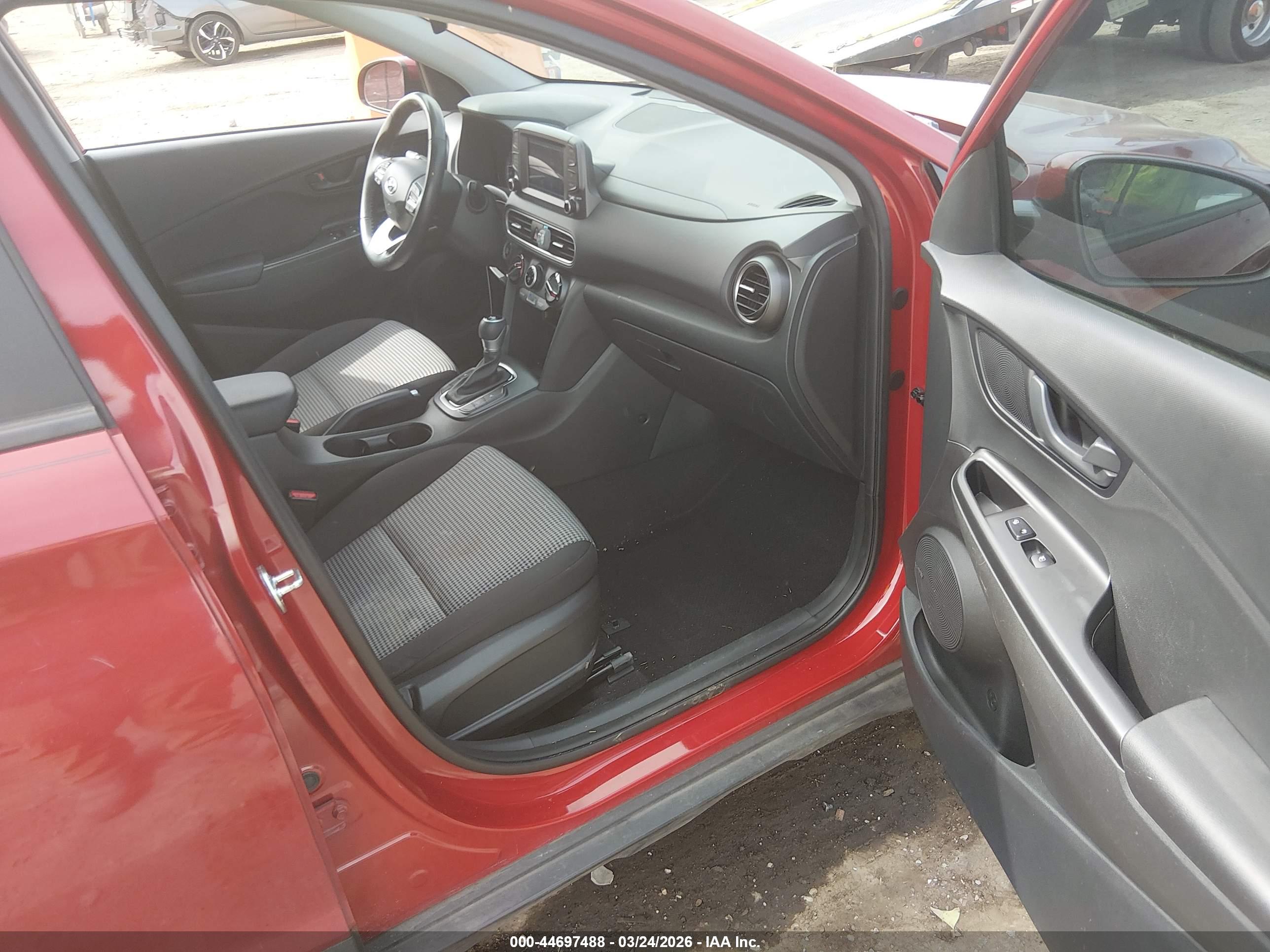 HYUNDAI KONA image 5