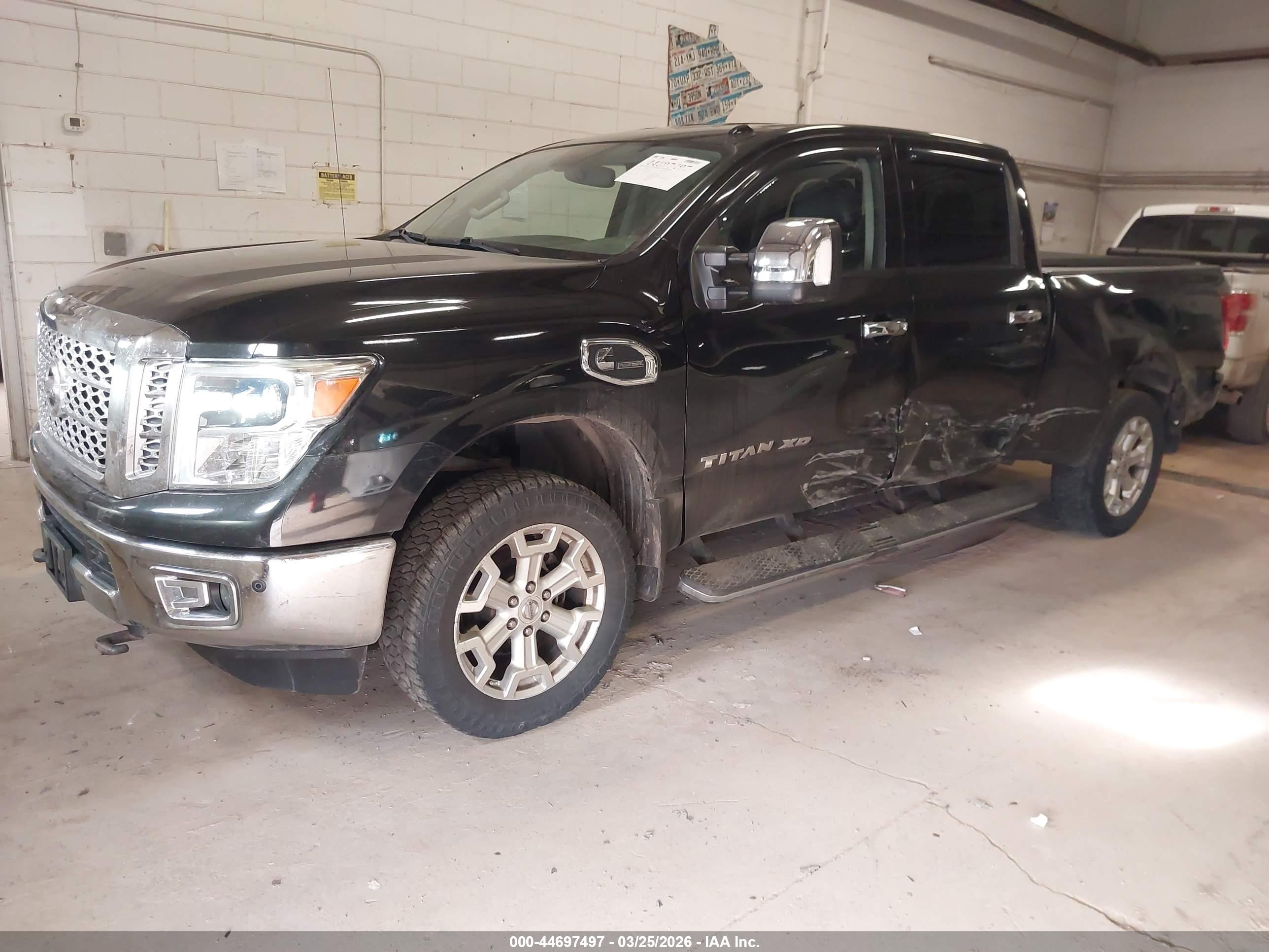 NISSAN TITAN image 2