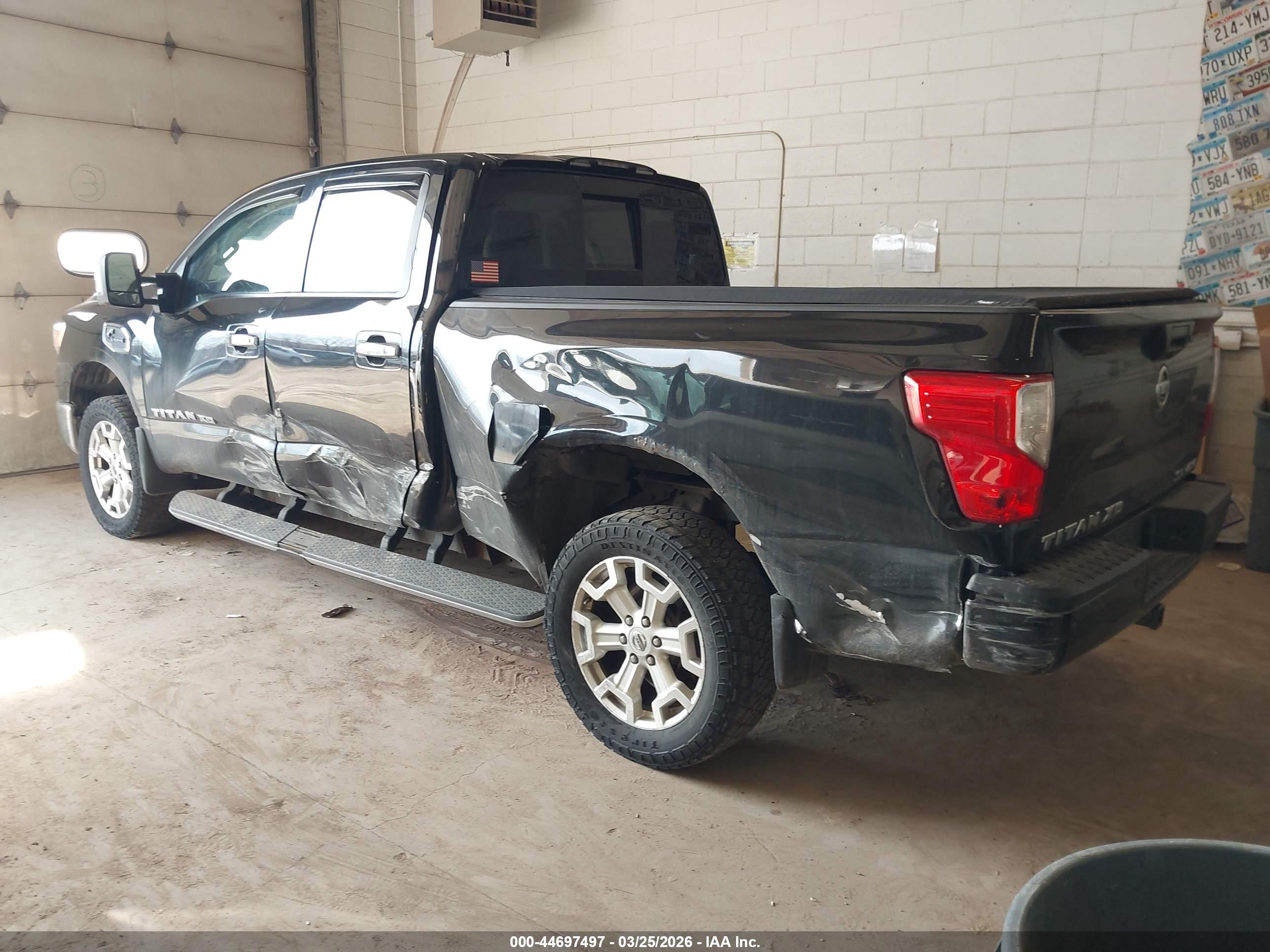 NISSAN TITAN image 3