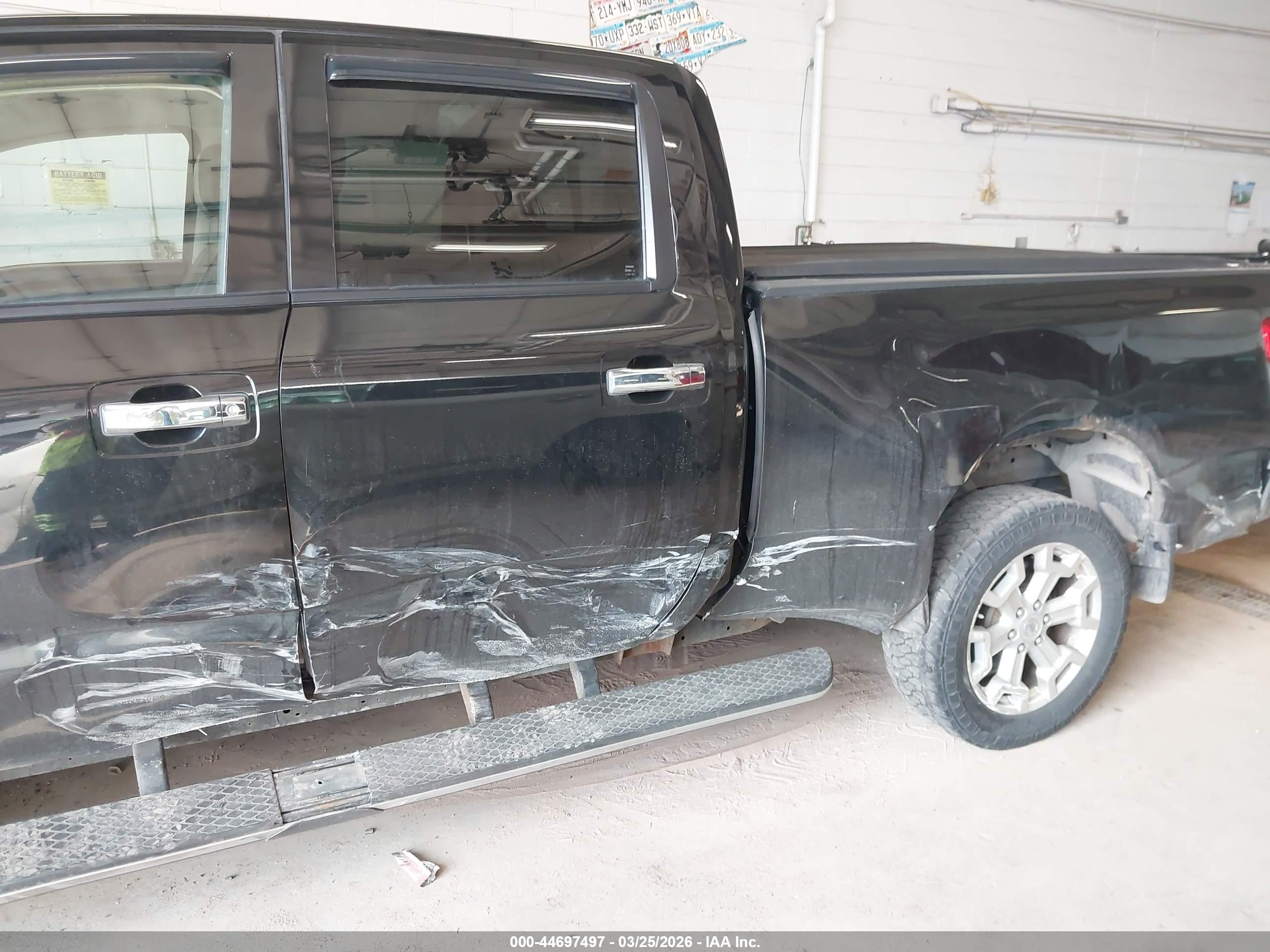 NISSAN TITAN image 6