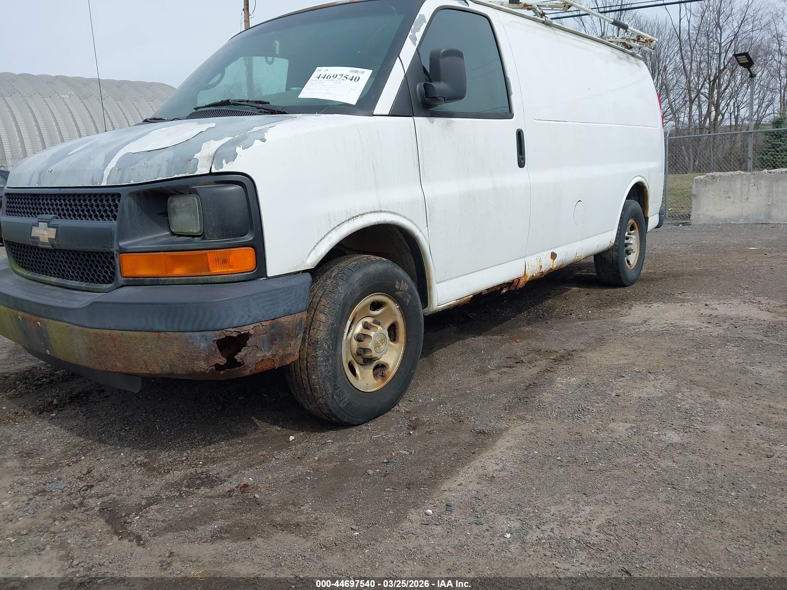 CHEVROLET EXPRESS image 6