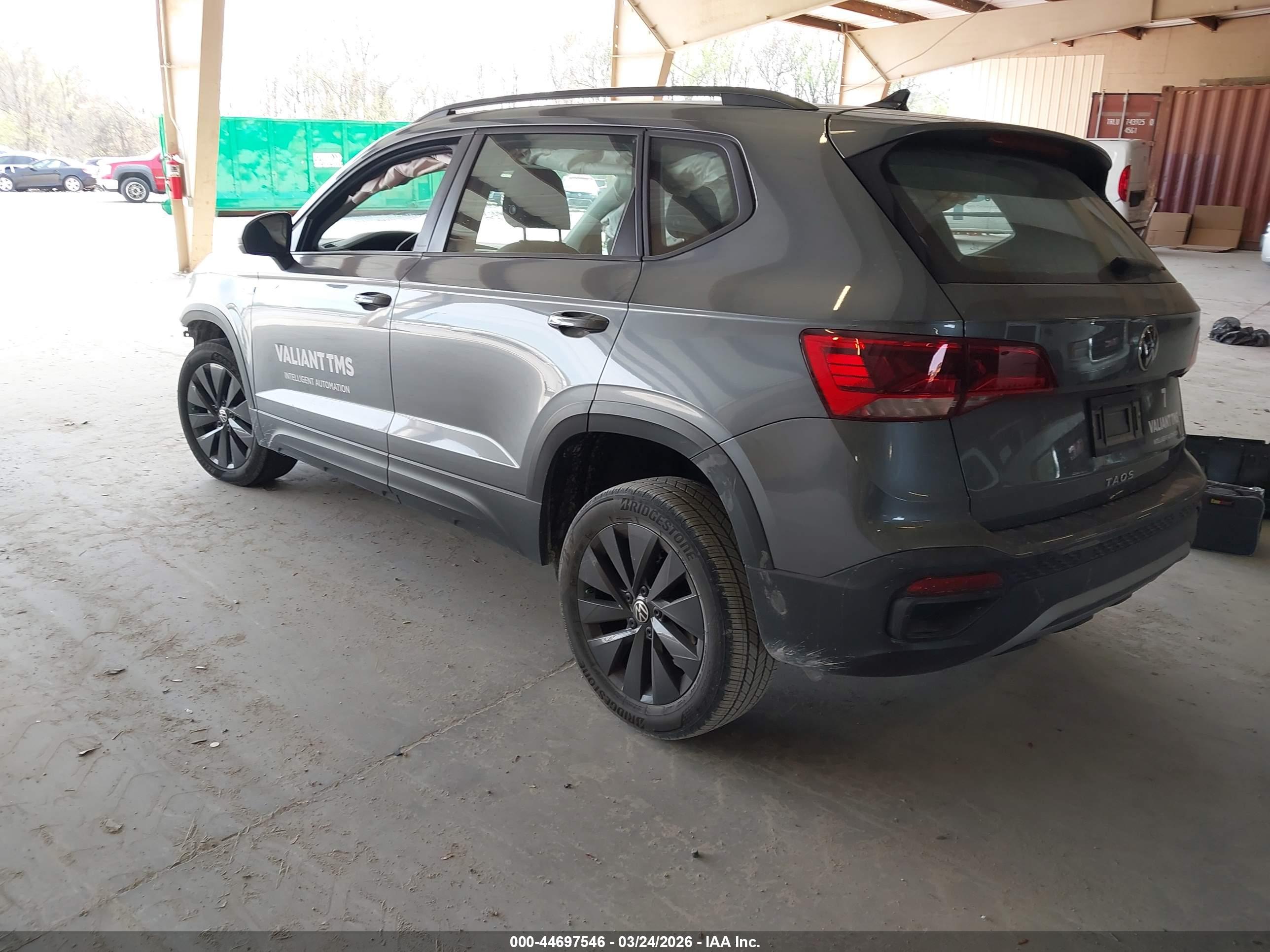 VOLKSWAGEN TAOS image 3