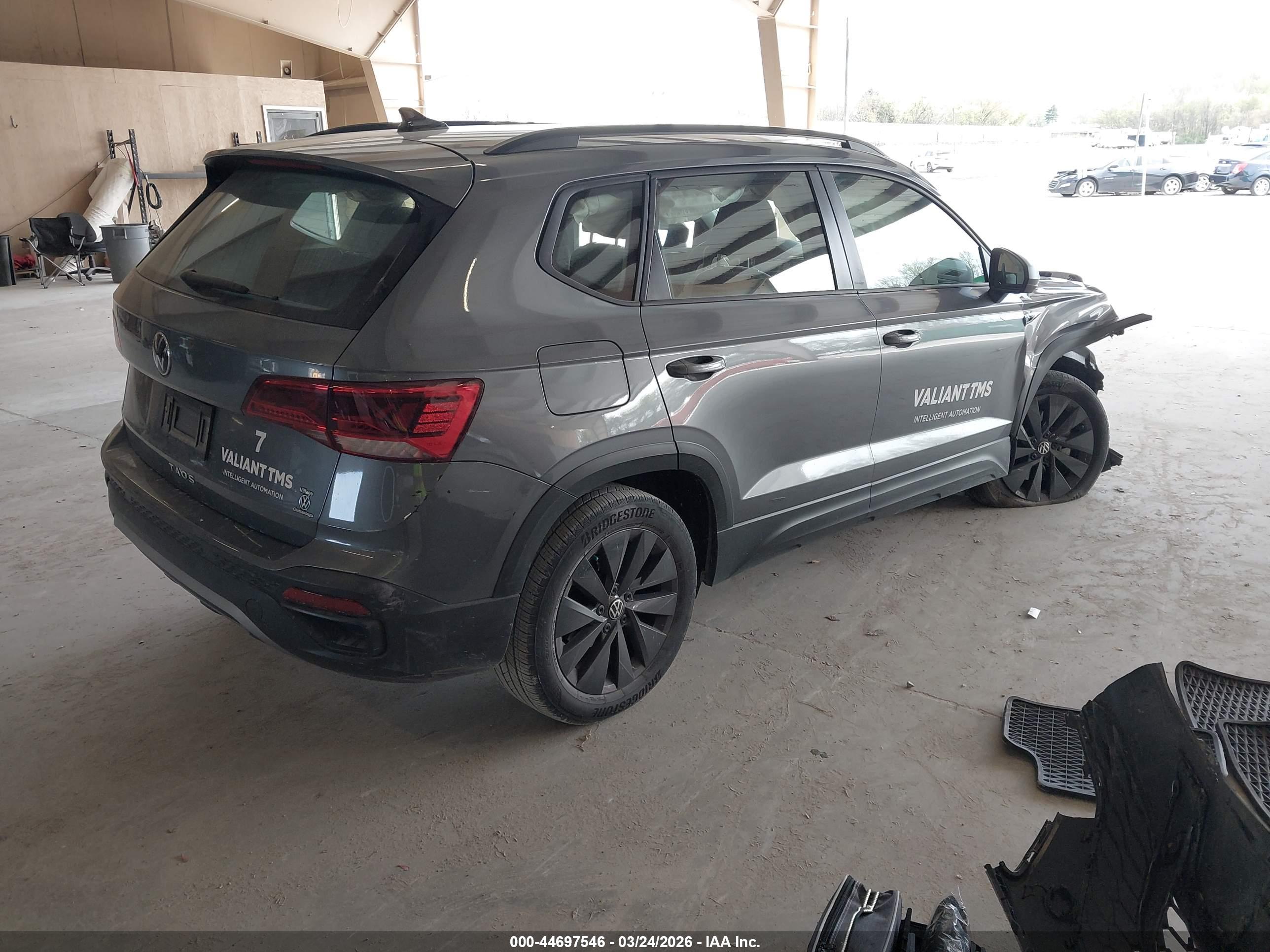 VOLKSWAGEN TAOS image 4
